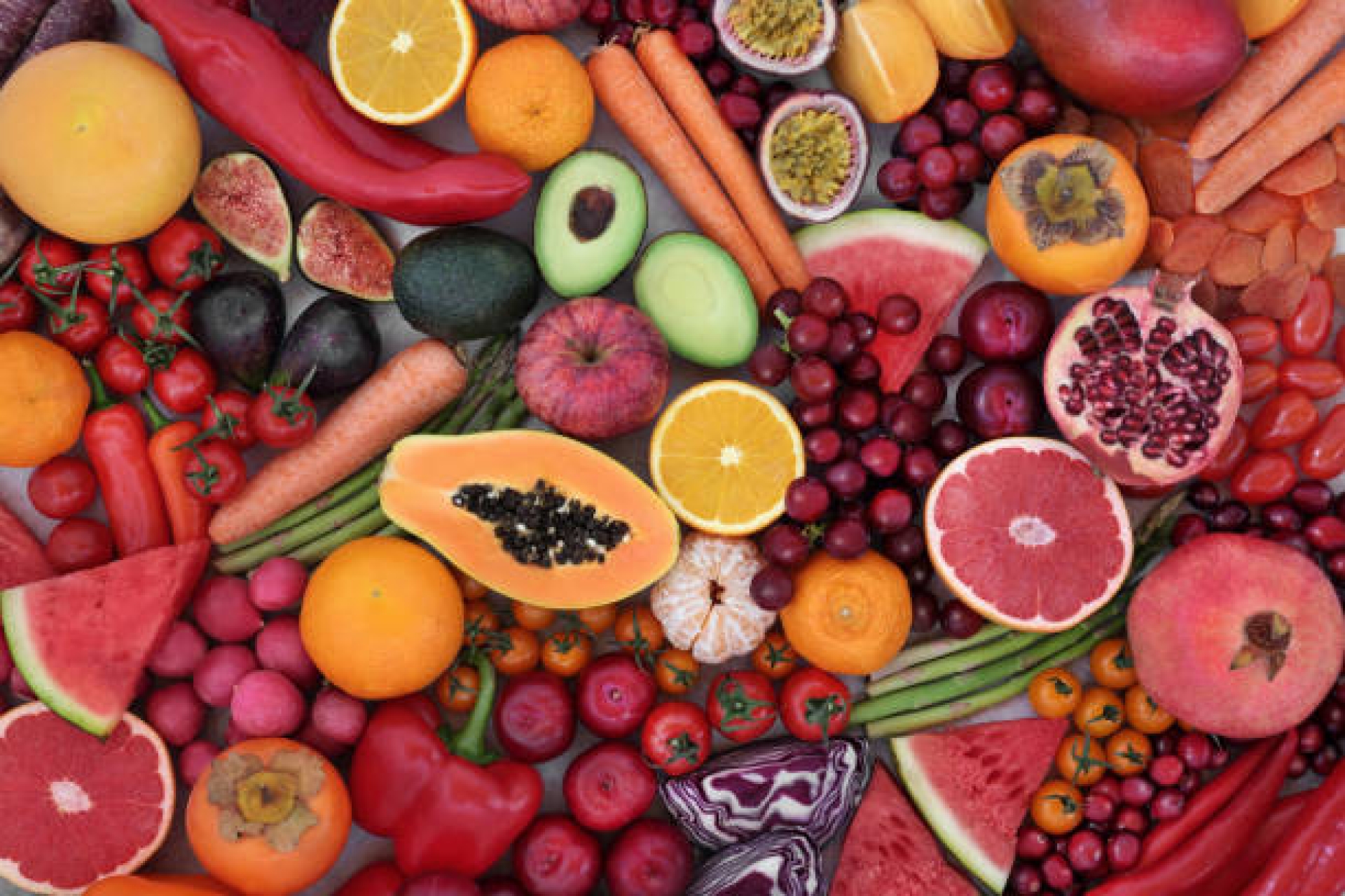 El secreto detrás de los colores de las frutas y verduras: carotenoides para una vida saludable