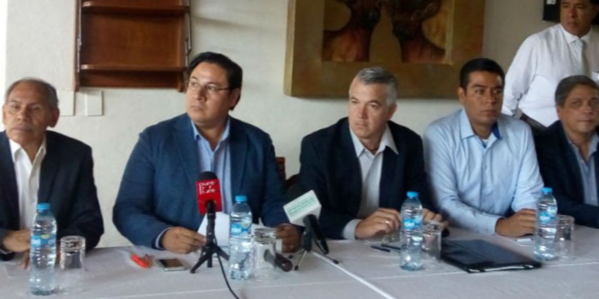 Se manifiestan el Colegio de Arquitectos y la CMIC en contra de las reformas a la Ley de Obra Pública