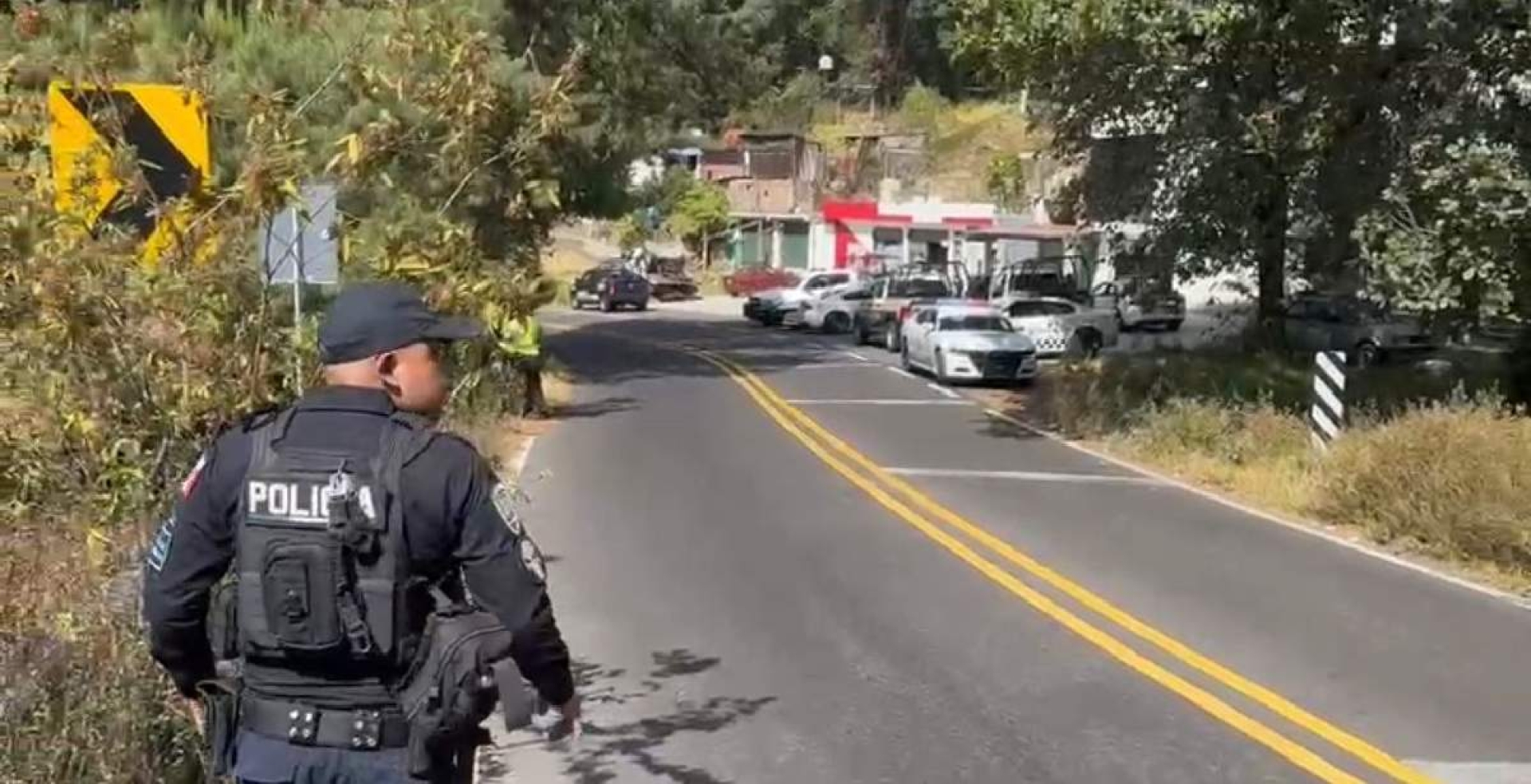 Vuelca pipa de la Marina en Huitzilac