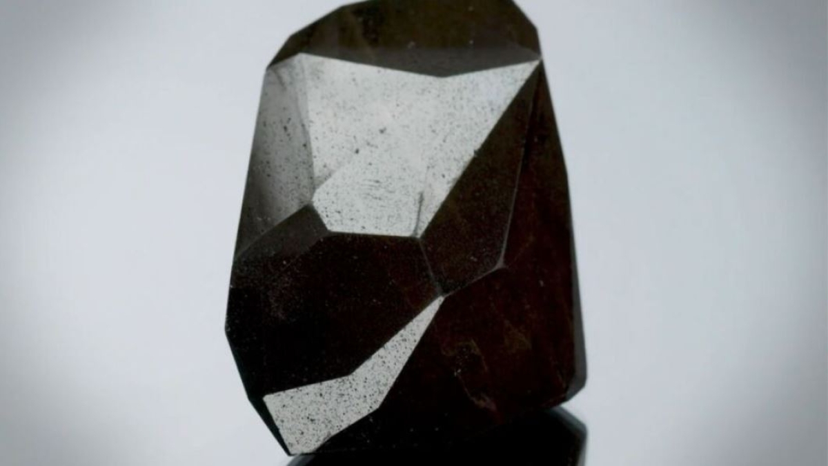 Venderán el diamante ‘Enigma’ en subasta, tiene 555 kilates