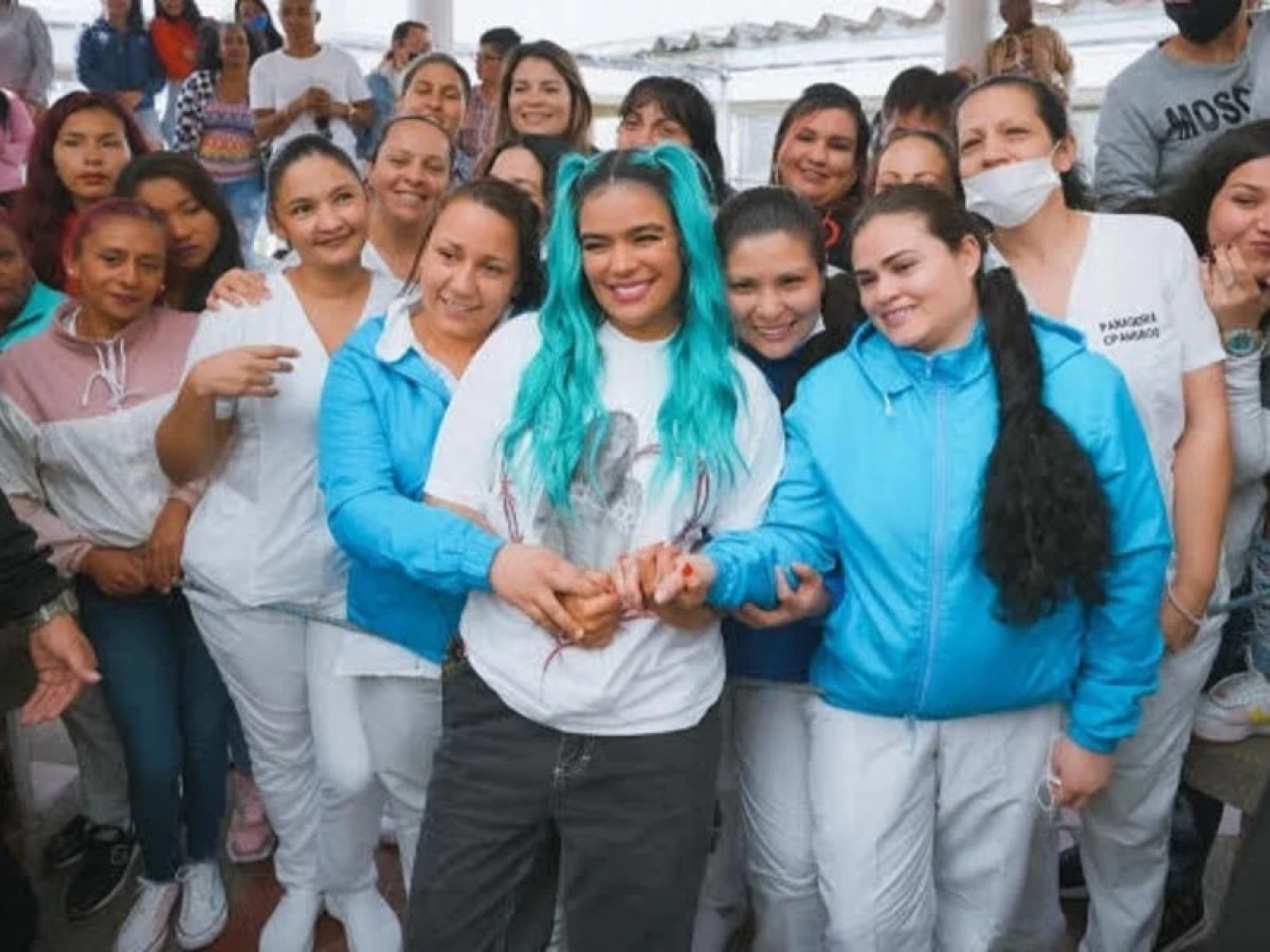 Karol G inaugura ‘Casa Con Cora', refugio de empoderamiento femenino