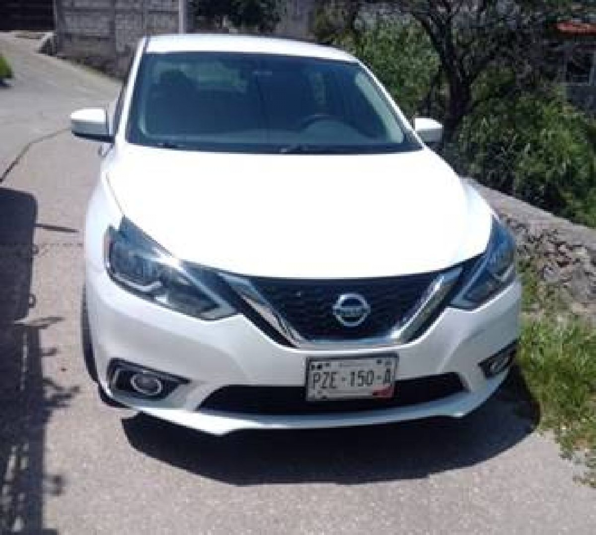 Hallan un auto con huellas de desvalijamiento