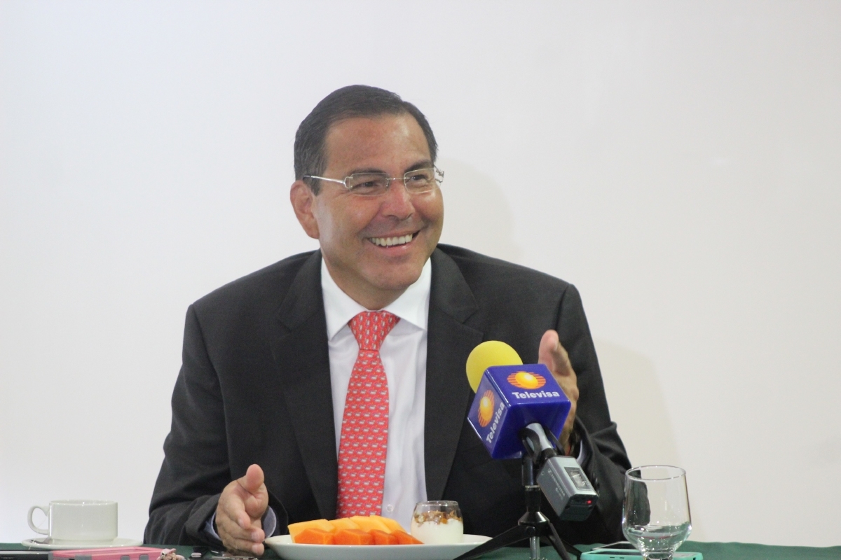 Manuel Abe dejará la delegación del IMSS