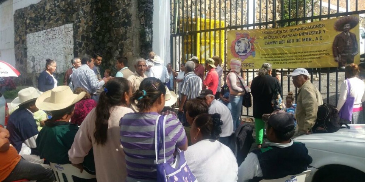 Protestan campesinos en oficinas de la Sedagro