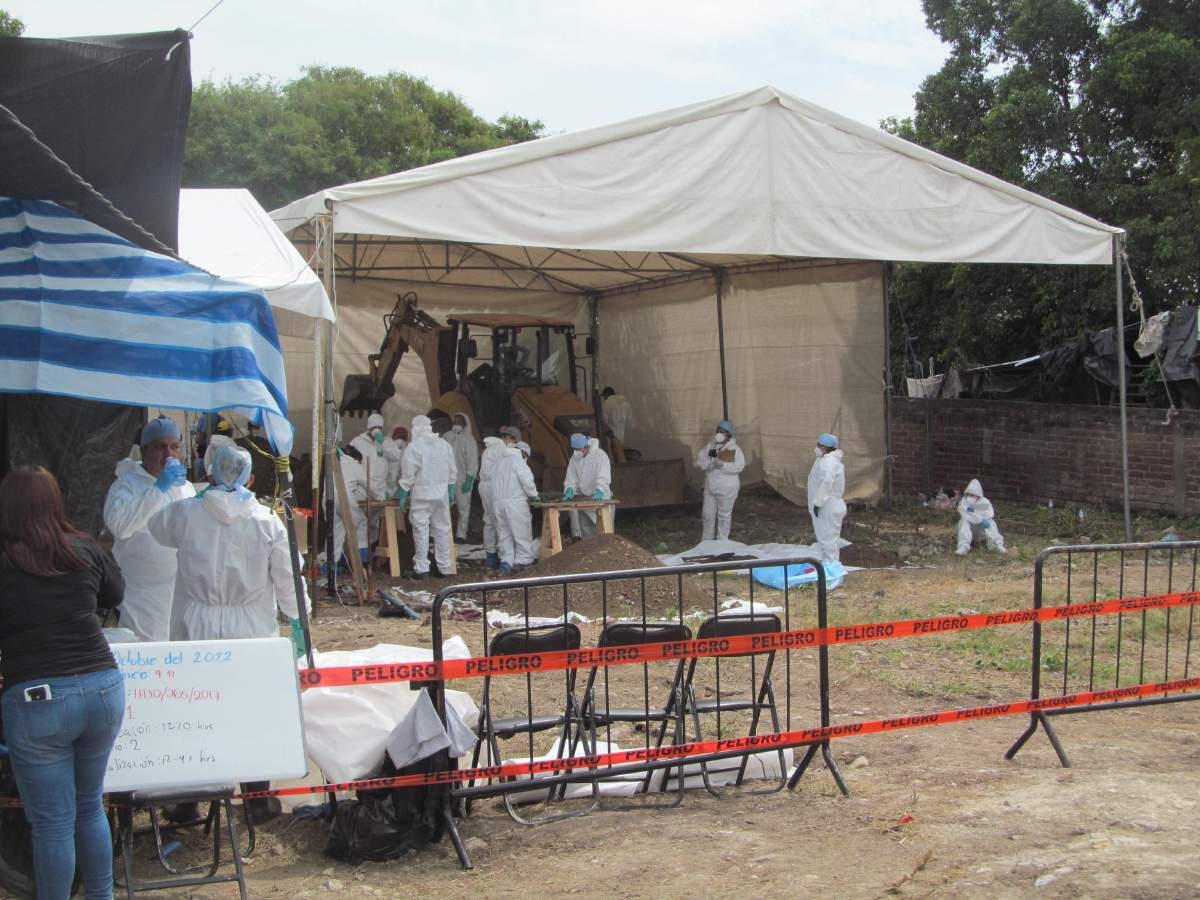 Reanudan búsqueda de cuerpos en fosa común de Jojutla
