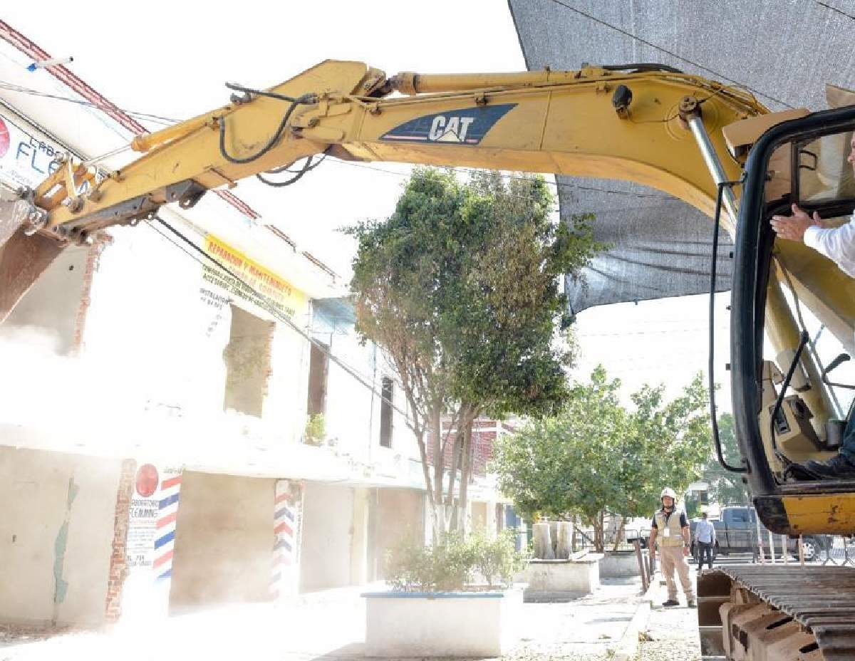 Reanudan reconstrucción del mercado “Lázaro Cárdenas” de Zacatepec