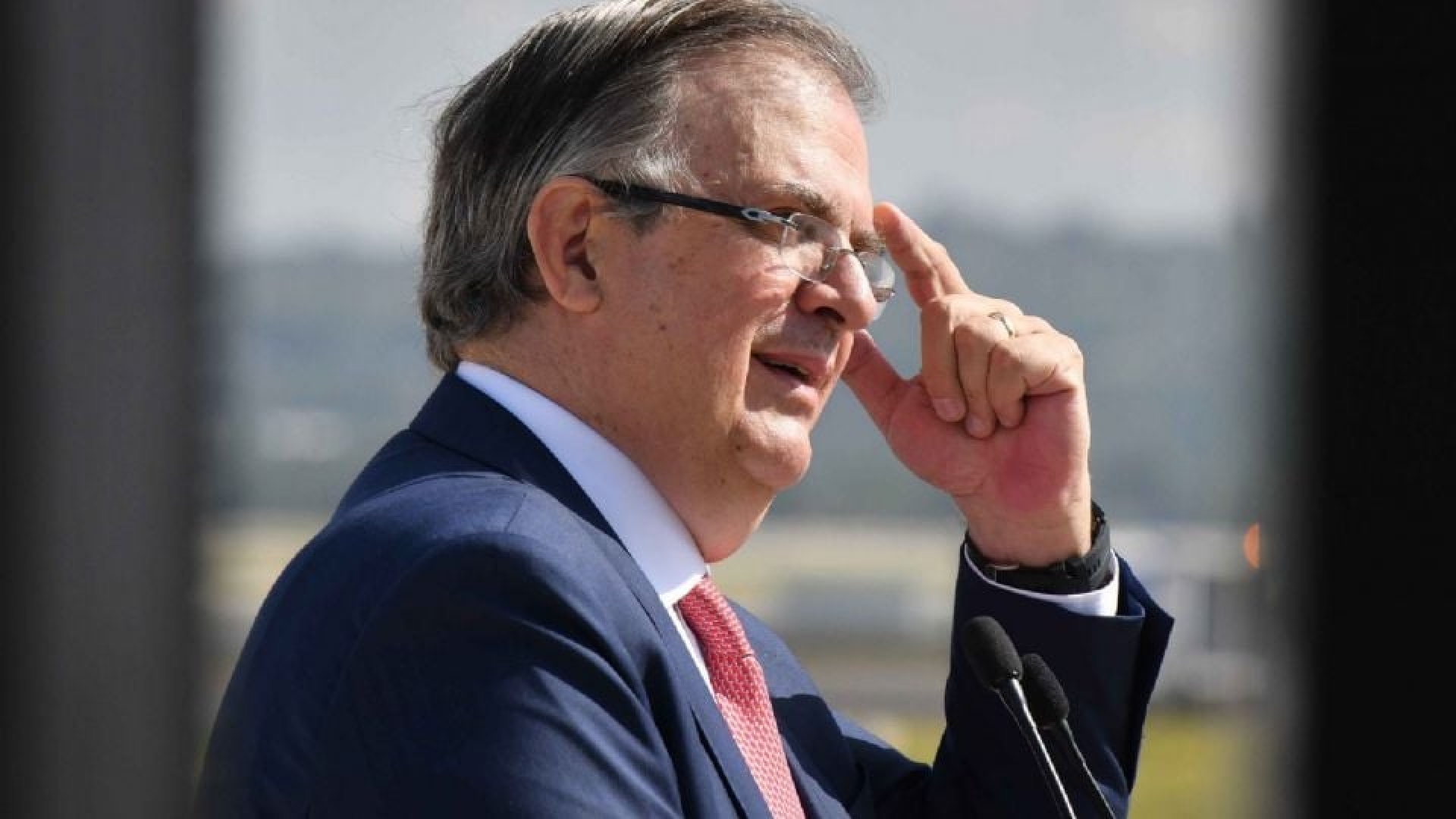 Hijo de Marcelo Ebrard vivió seis meses en embajada en Londres