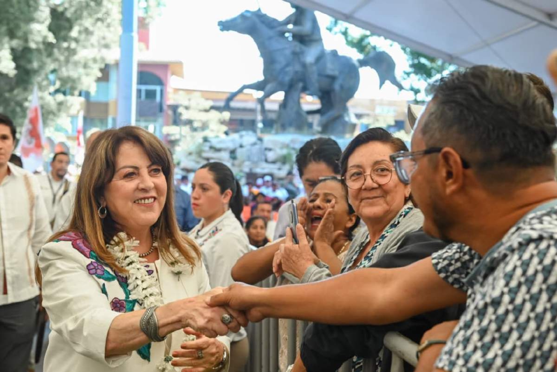 Empresarios reconocen avances en primer año de González Saravia