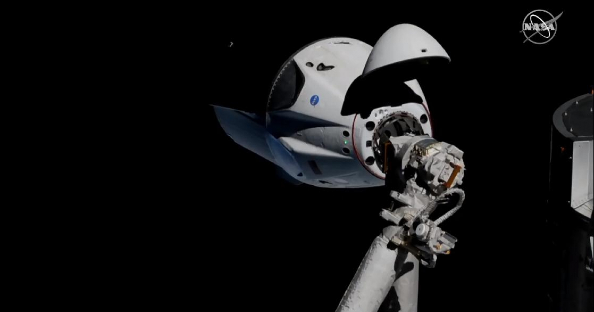 SpaceX y la NASA lanzan cápsula demo exitosamente
