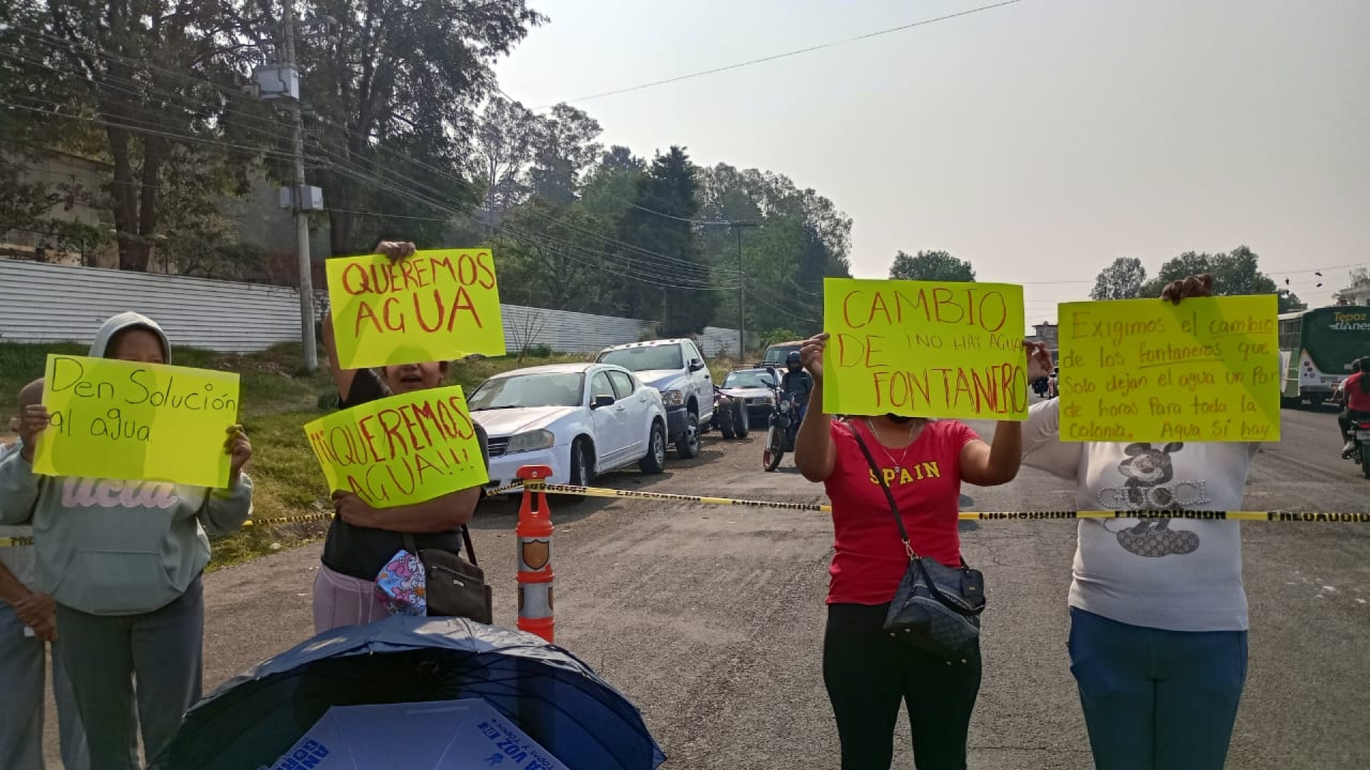 Protestan con bloqueo en carretera federal Cuernavaca-Tepoztlán, por falta de agua potable