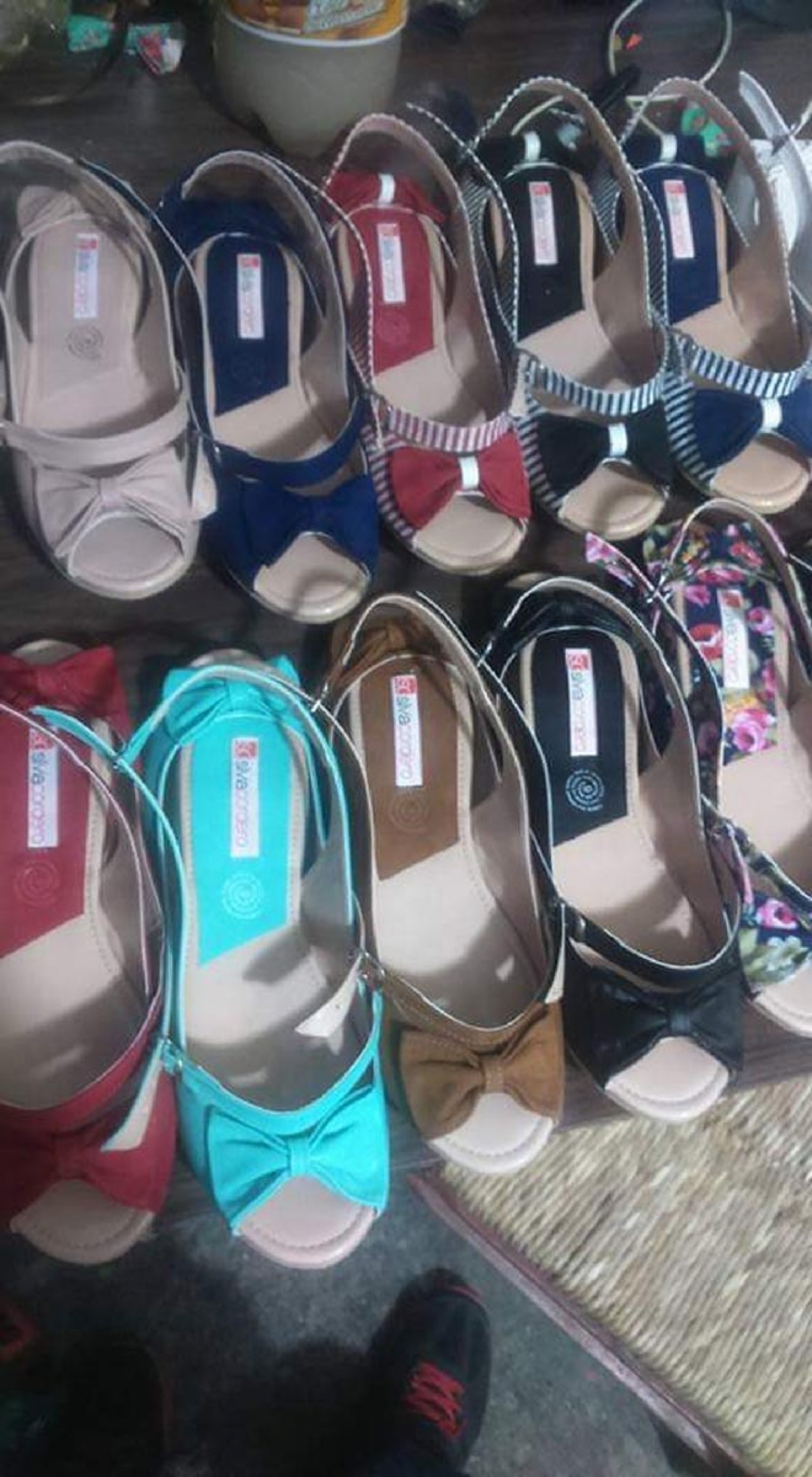 De quince empleados, sólo quedan dos en su taller