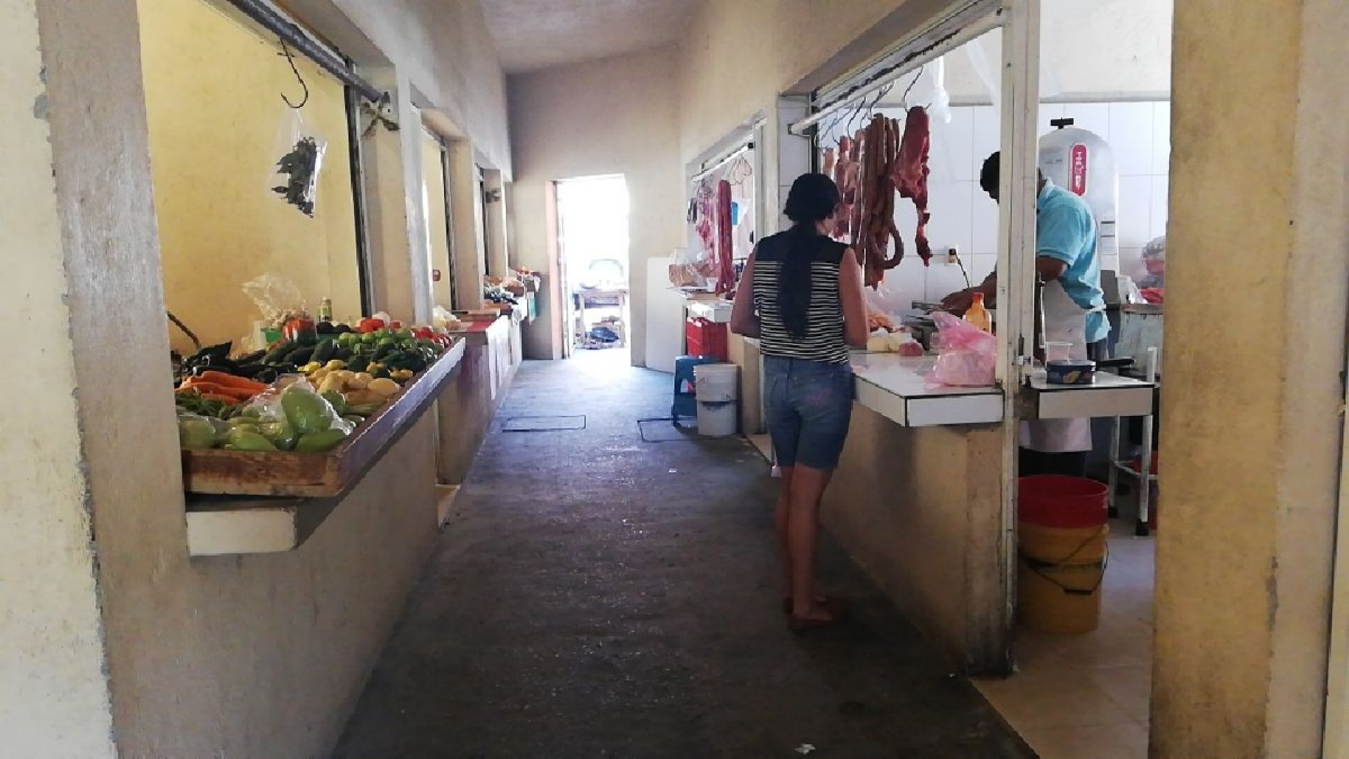 Pedirán locatarios del mercado de Mazatepec a edil electa repensar el aumento de impuestos