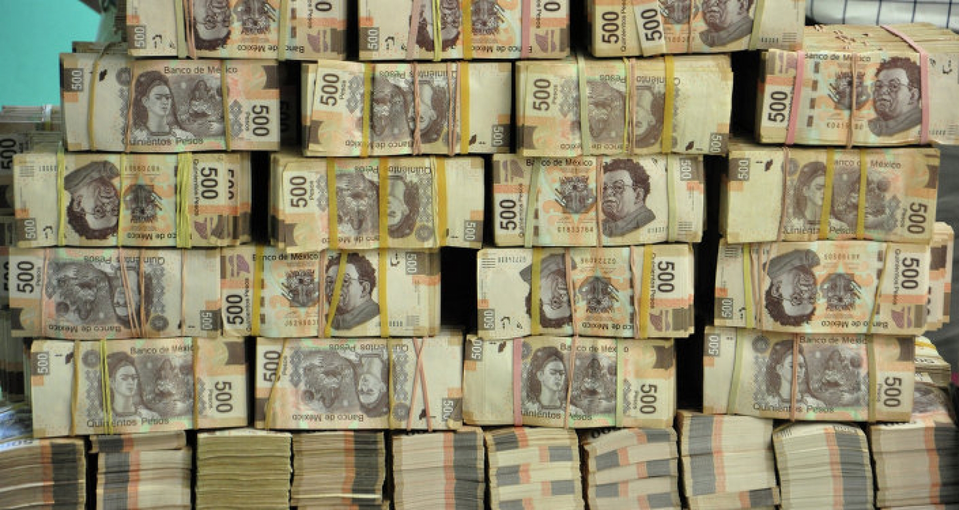 Qué son los préstamos “gota a gota” que grupos criminales de Colombia exportan al resto de América Latina
