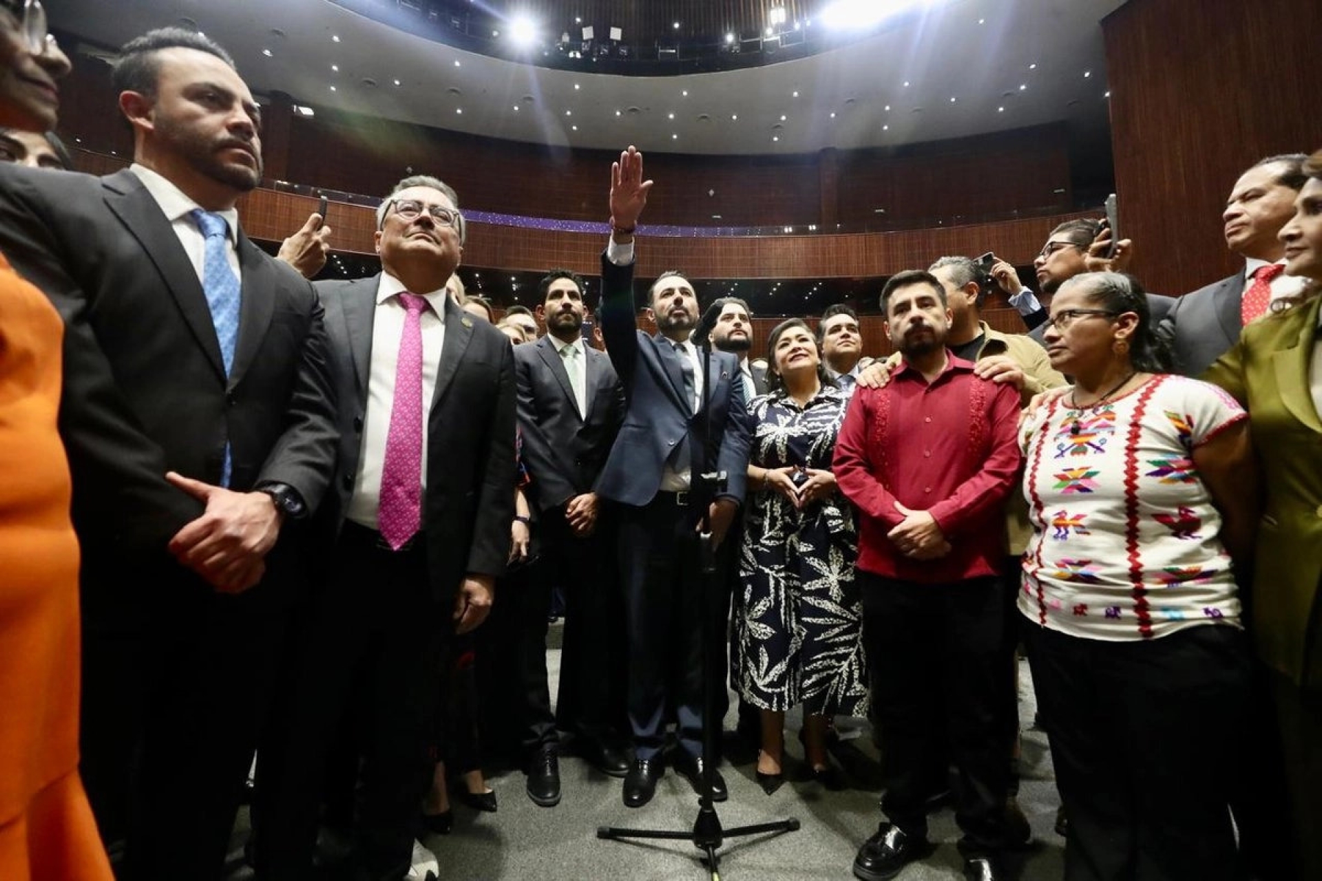 Diputados eligen a Aureliano Hernández como nuevo titular de la ASF