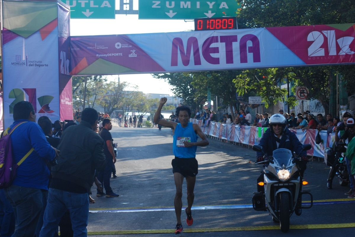 Mexicanos dominan el 21K Internacional Morelos 2016