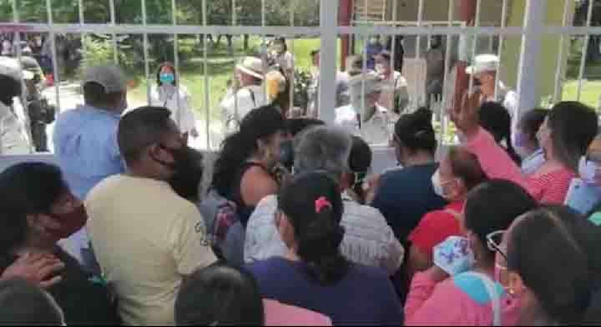 Pocos foráneos recibieron vacuna anticovid en Xoxocotla