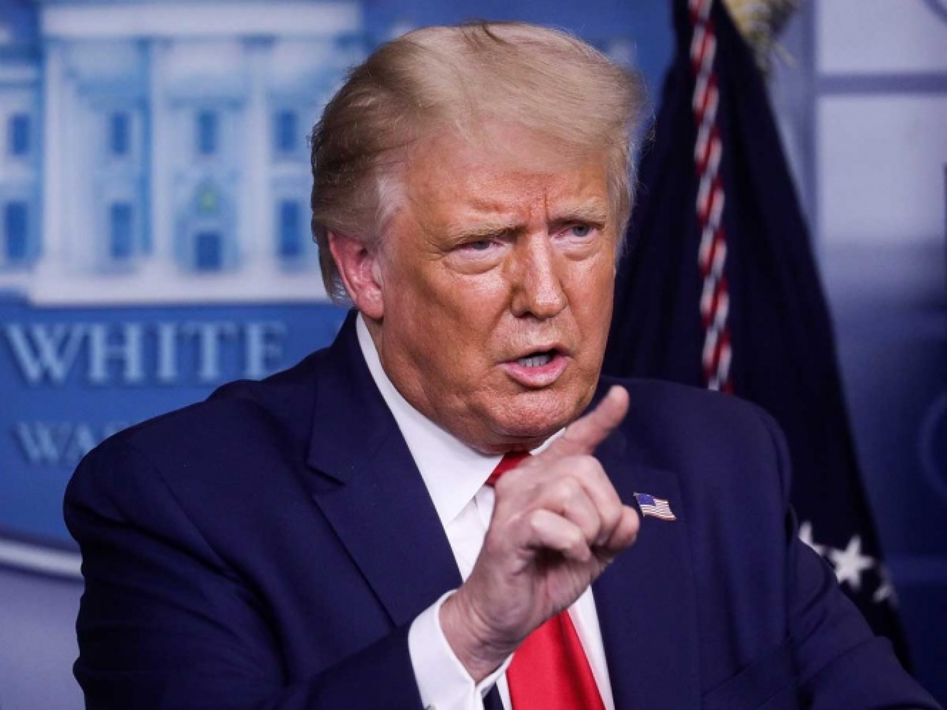 Trump amenaza a México con sanciones si no hace 'más' contra narcotráfico