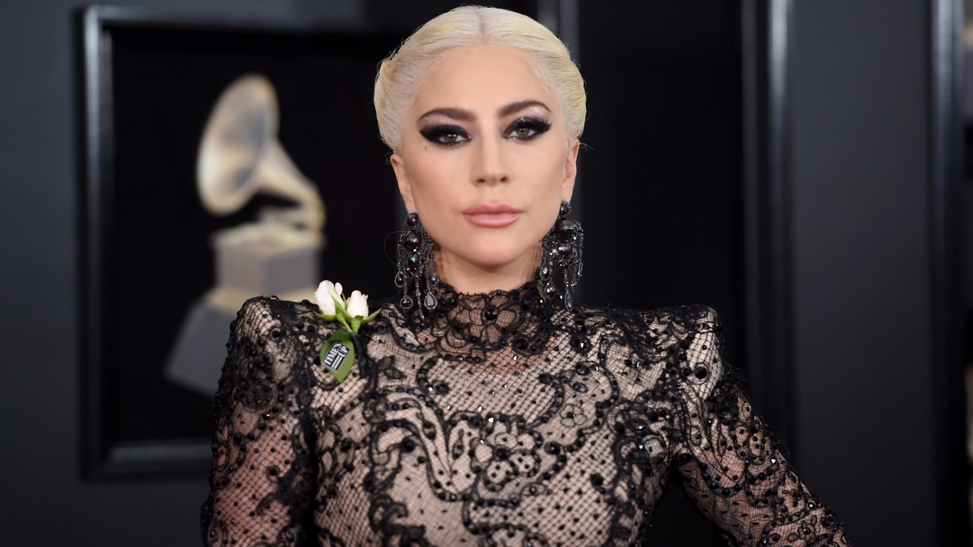 Lady Gaga está enamorada y no es de Bradley Cooper