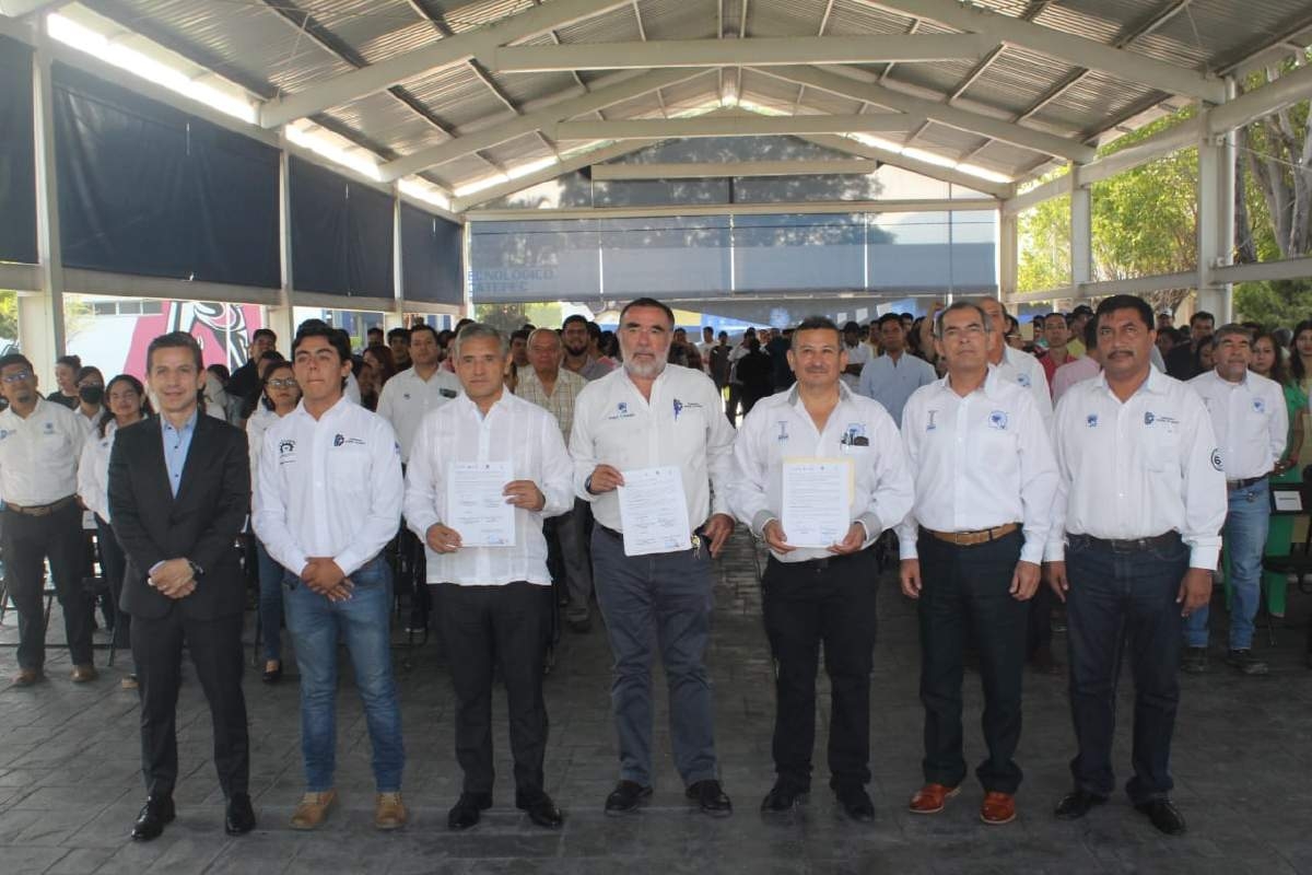 Firma Urióstegui convenio de colaboración con el Tecnológico de Zacatepec y el Colegio de Ingenieros Civiles