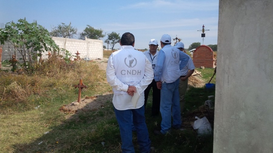 Recorre la CNDH tumbas de Tetelcingo para iniciar investigaciones
