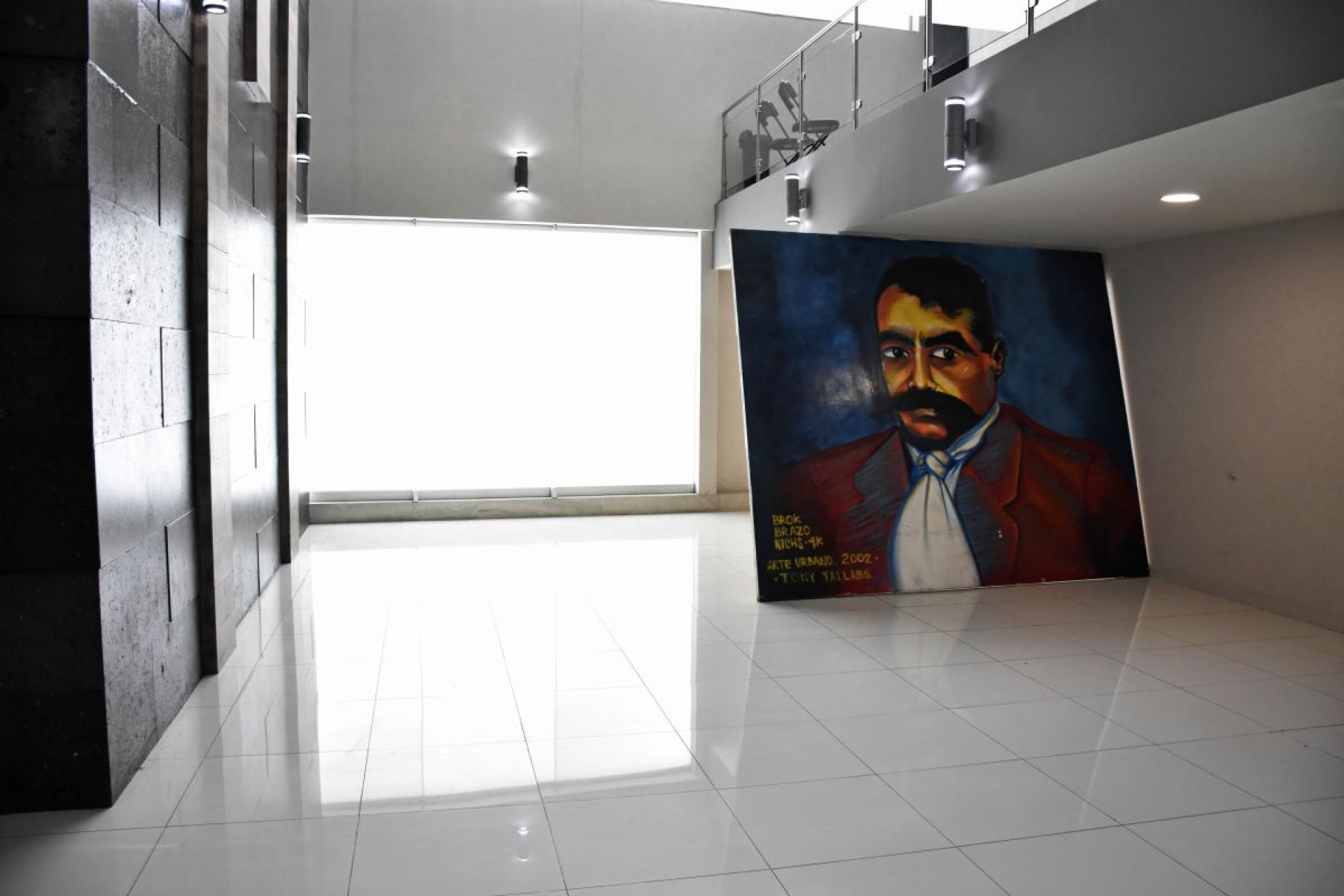 Arrinconan en el Congreso pintura de Emiliano Zapata
