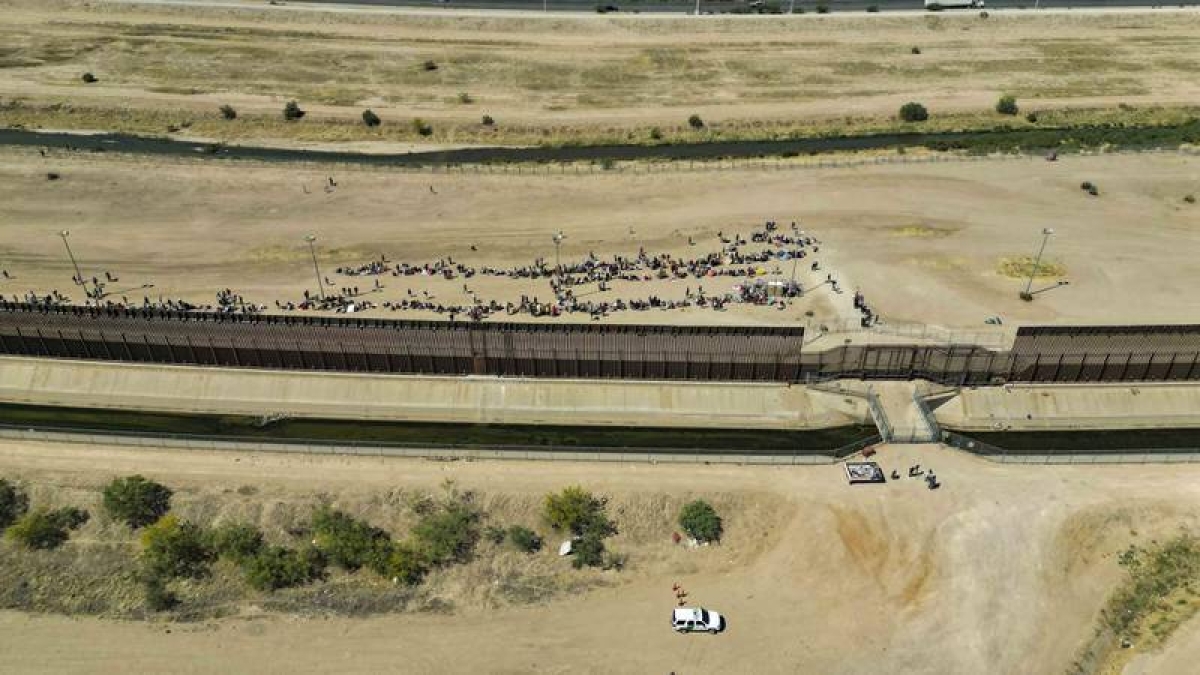 Estados Unidos aplica nueva ley que restringe el asilo para migrantes en la frontera
