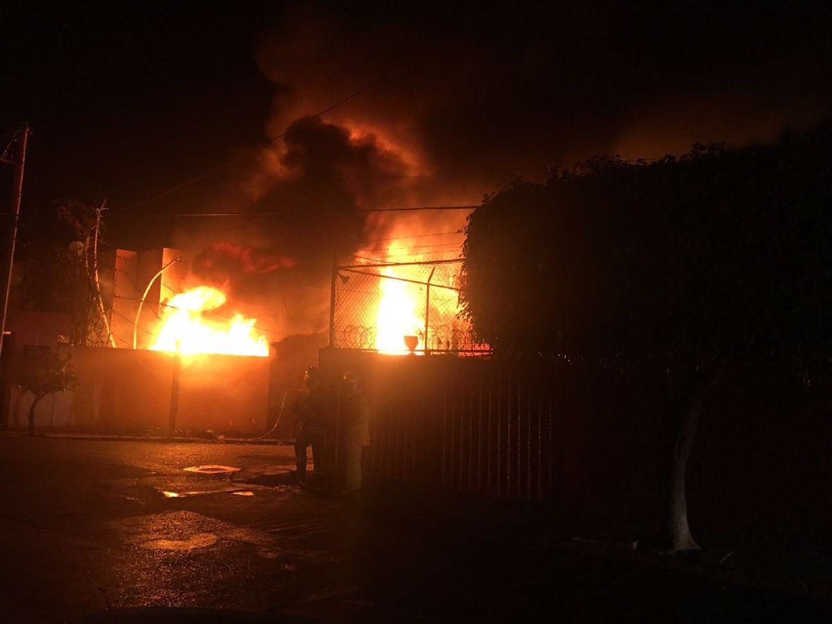 Incendio provocó el desalojo de más de 500 personas