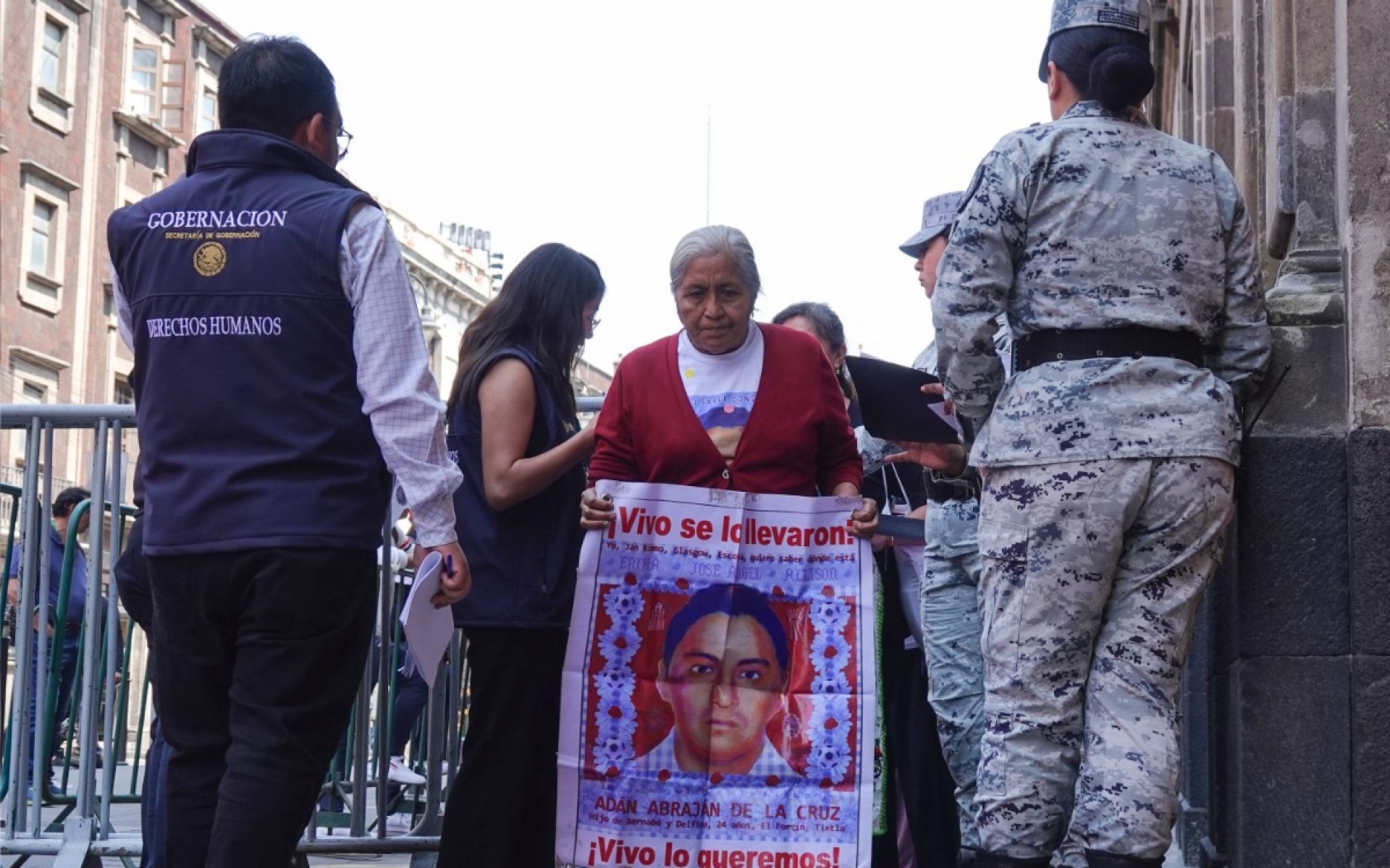 Gobierno federal crea nuevo equipo para investigar el caso Ayotzinapa