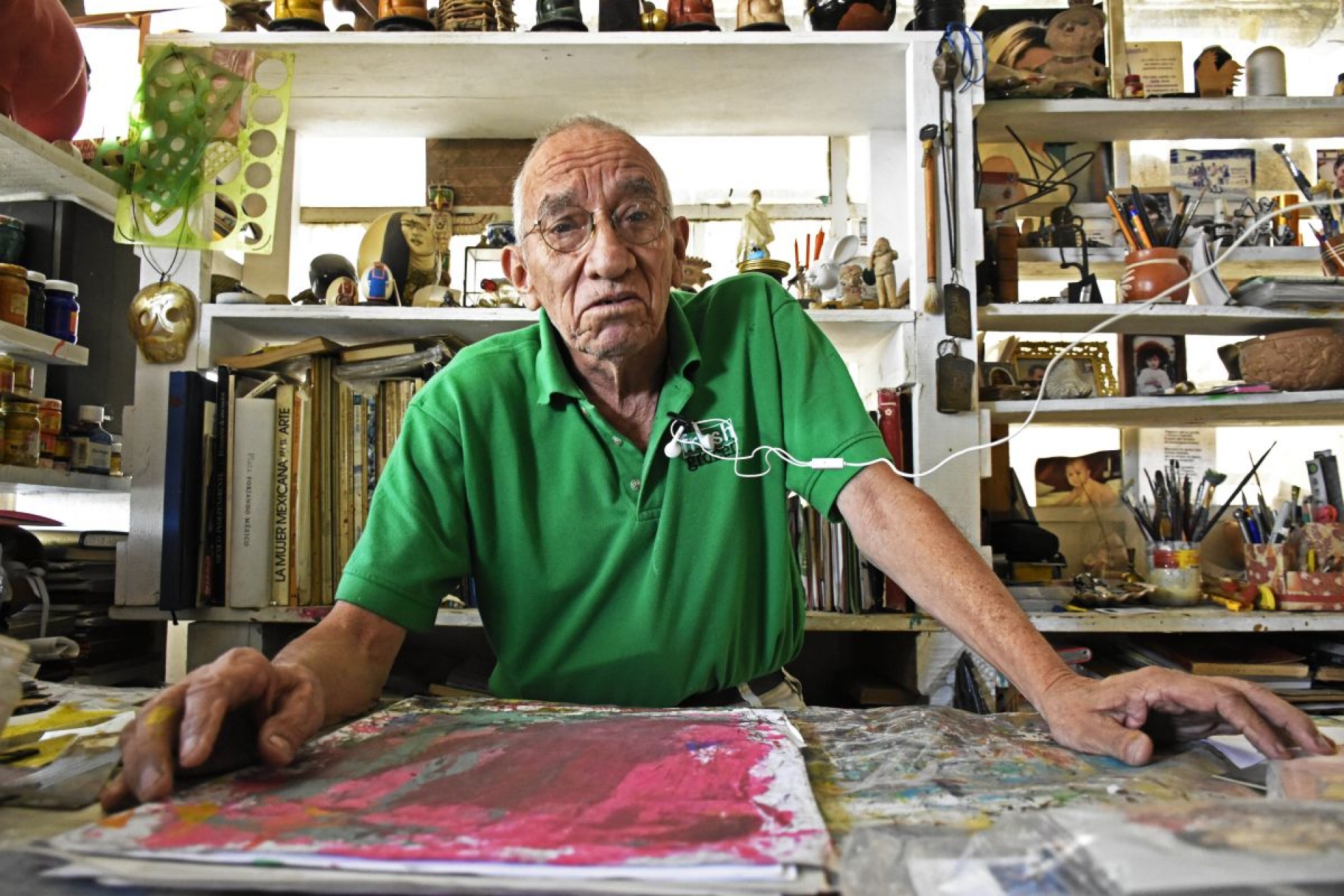 JOSÉ ENCARNACIÓN:  entre la foto y la pintura