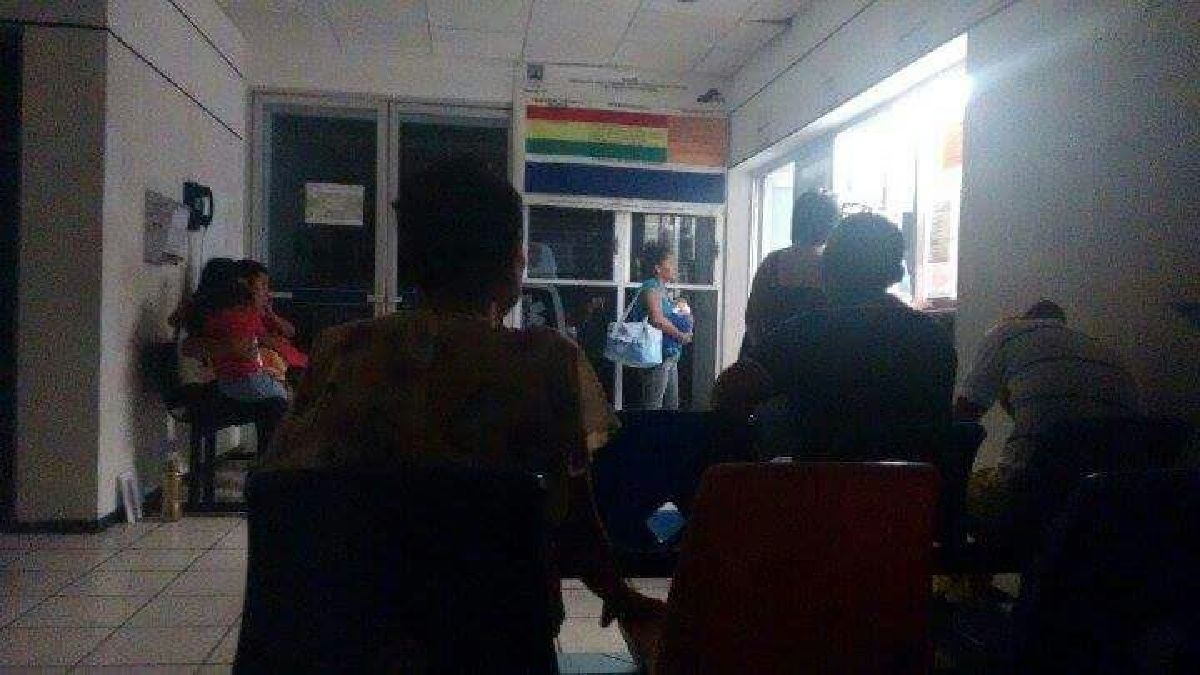Denuncian que hospital comunitario de Puente de Ixtla lleva cuatro días sin luz