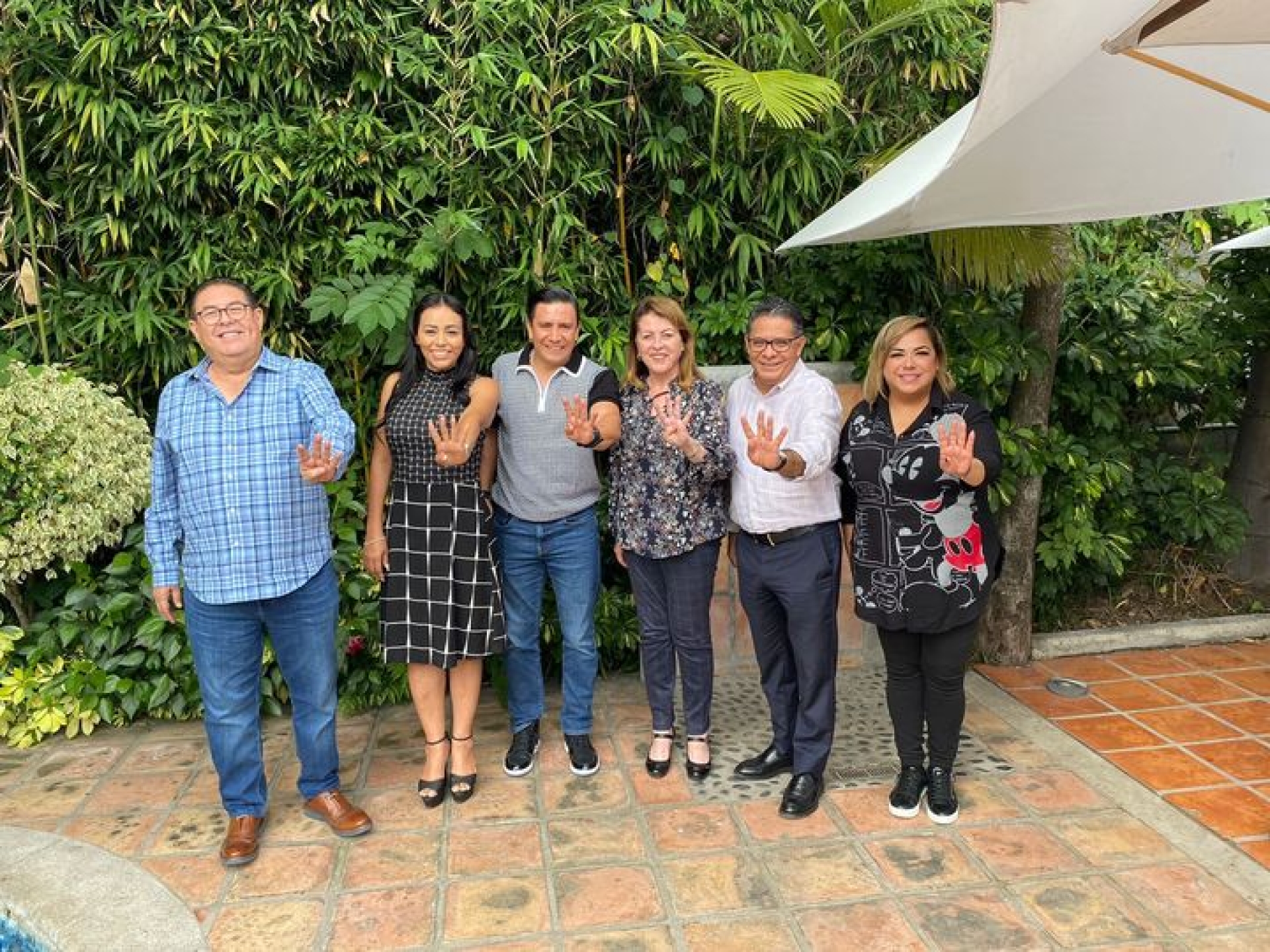 Llama Morena a la paz interna