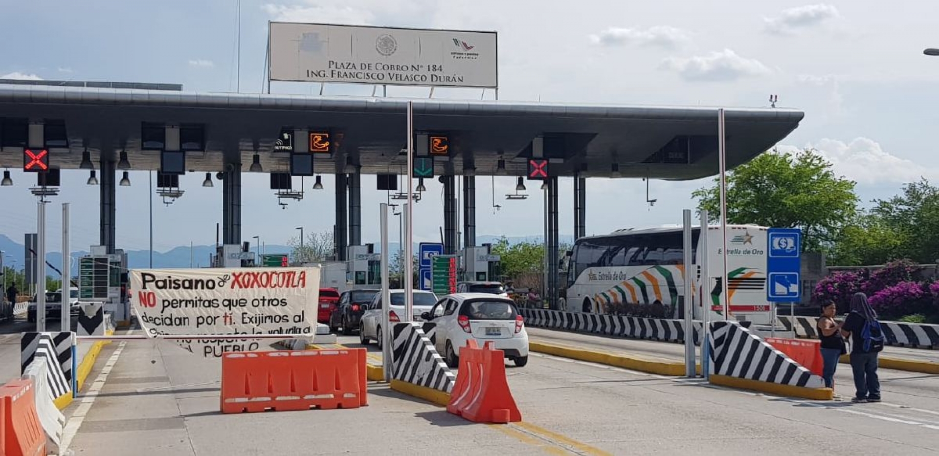 Vecinos de Xoxocotla toman la caseta de Ahuehuetzingo