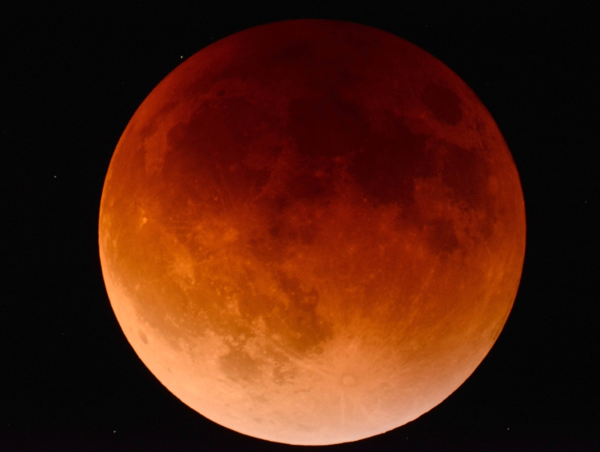 La luna mostrará rojo intenso durante el eclipse más largo del siglo