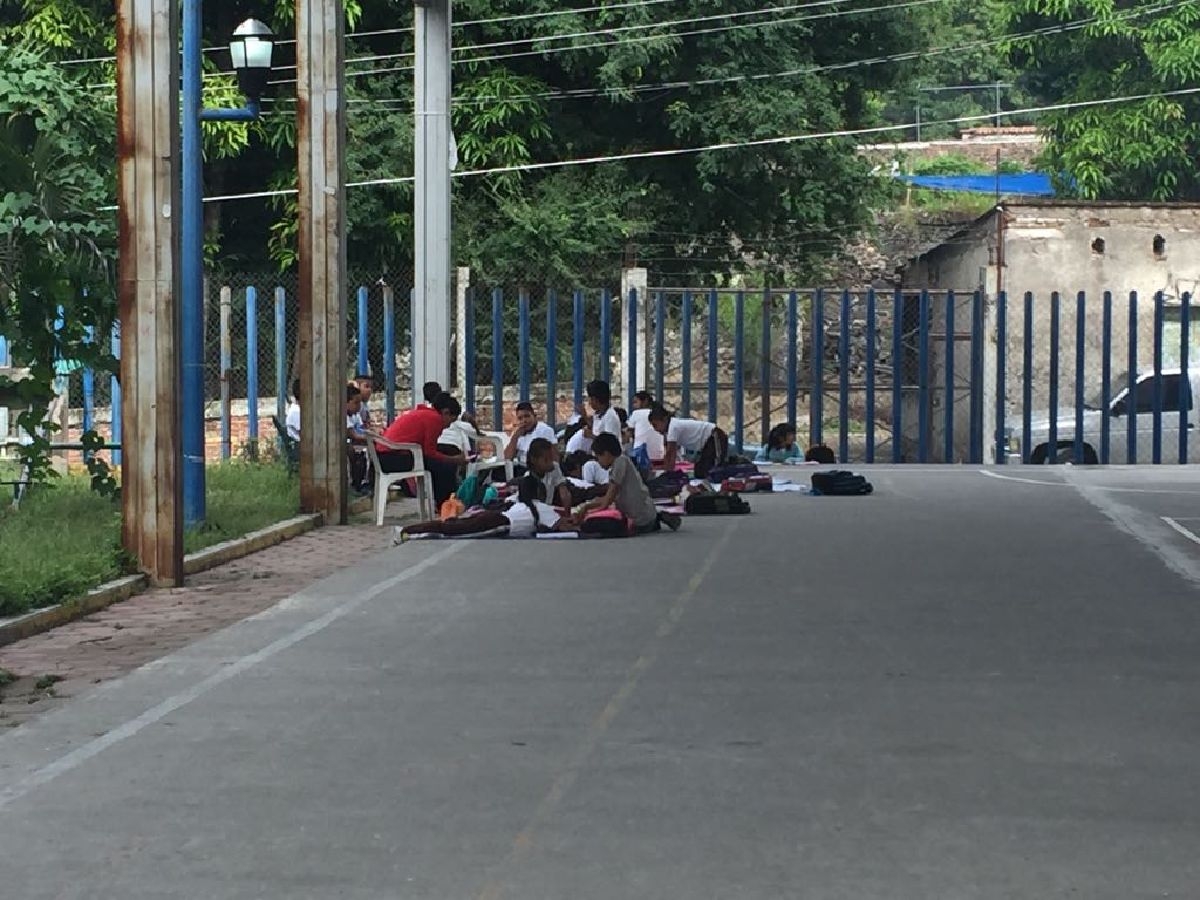 Desconoce delegado de la SEP que niños estudien en ayudantía en Tlaltizapán