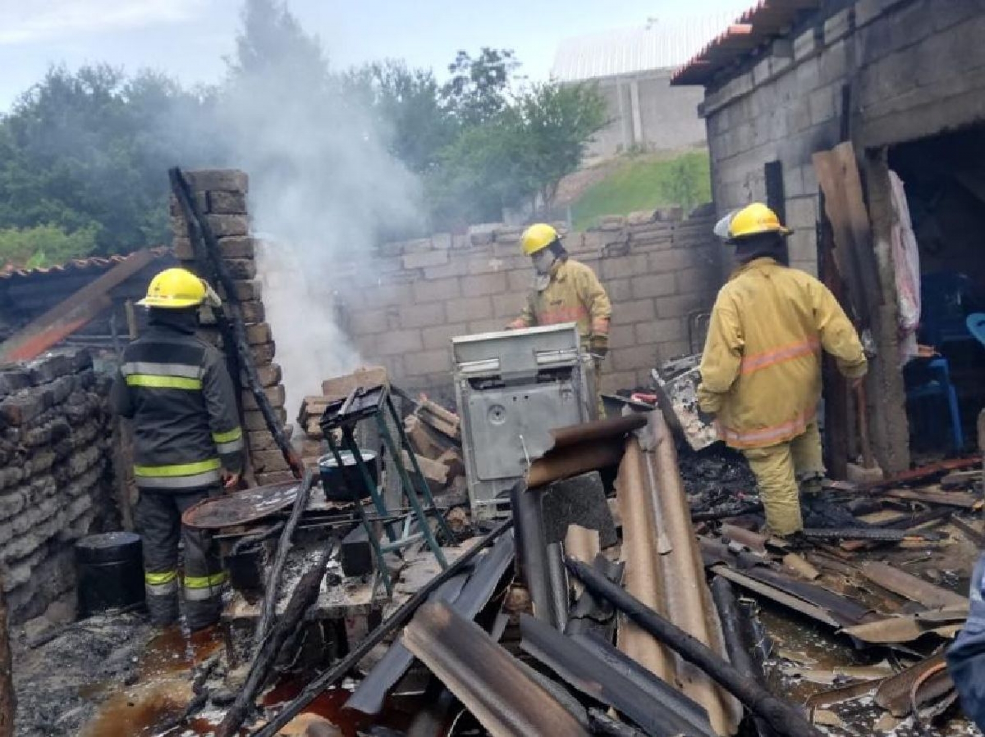 Se incendian tres viviendas en Yecapixtla