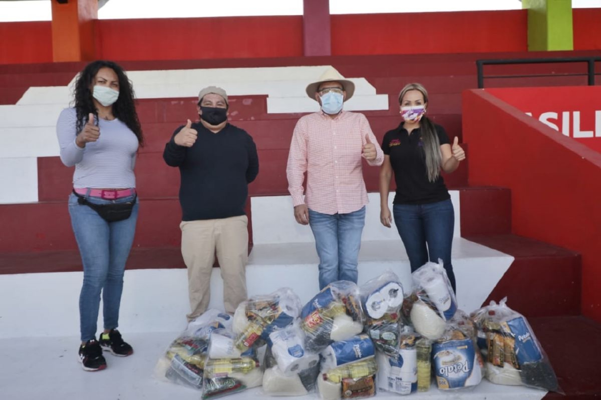 Entregan despensas a recolectores de basura de Yautepec