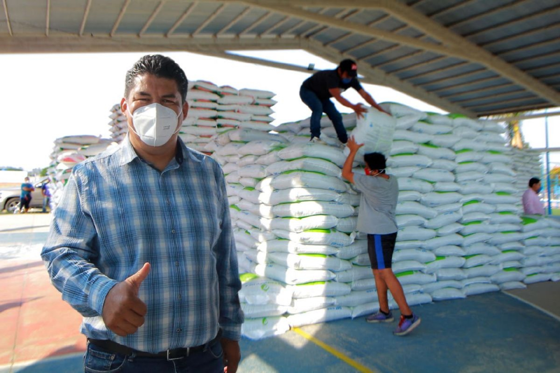 Entregan insumos para productores agrícolas de Yecapixtla