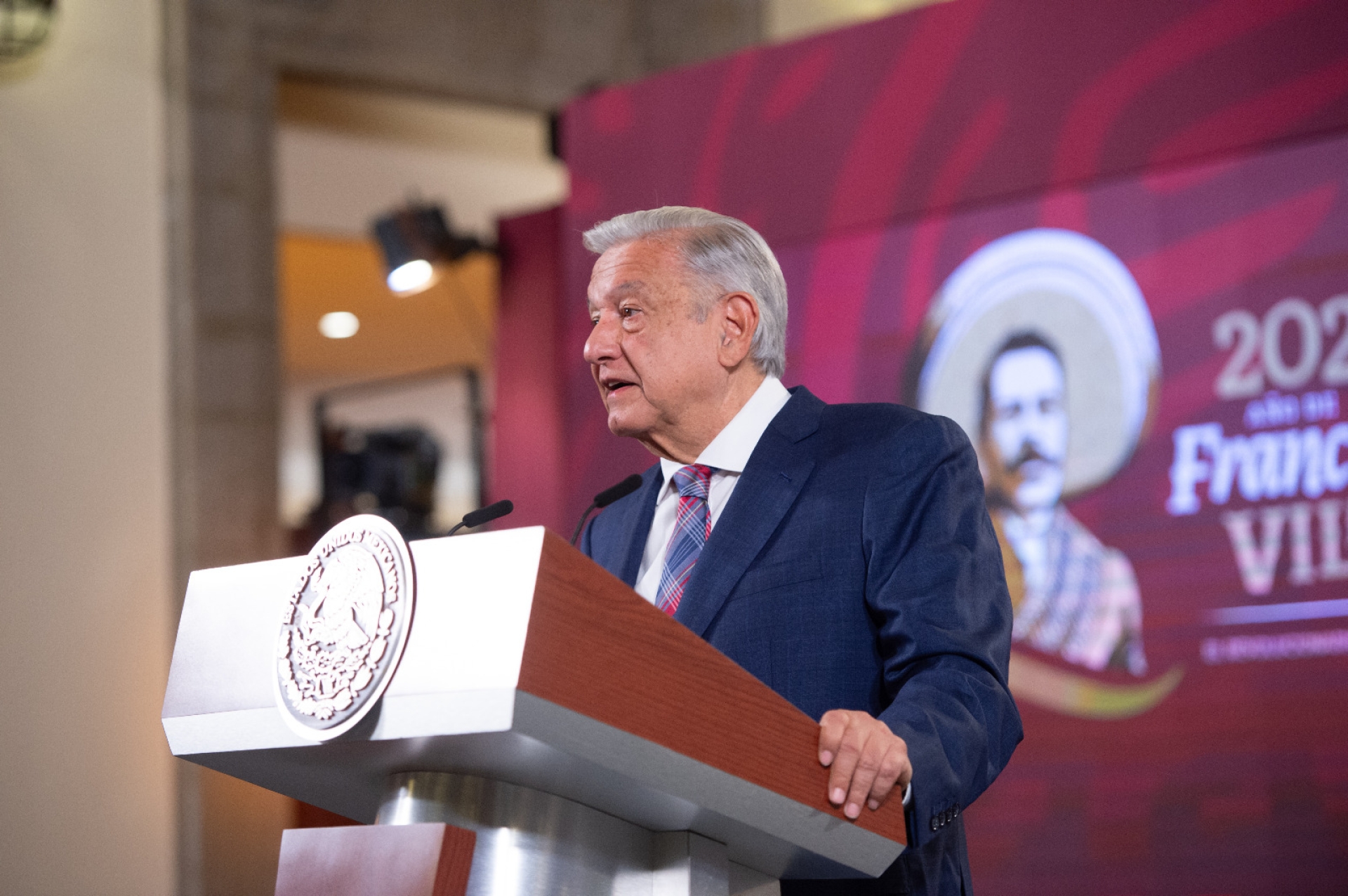 AMLO critica construcción de muro en Texas: 'Es un retroceso'