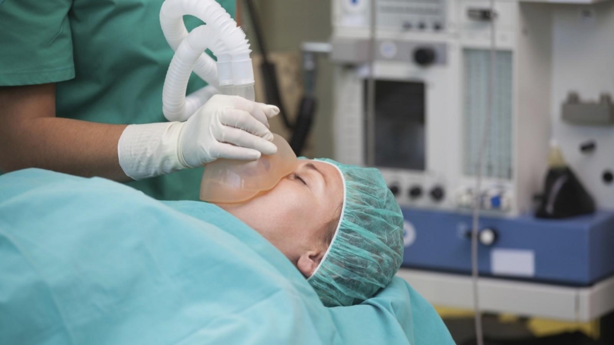 La historia de la mujer que despertó en plena operación