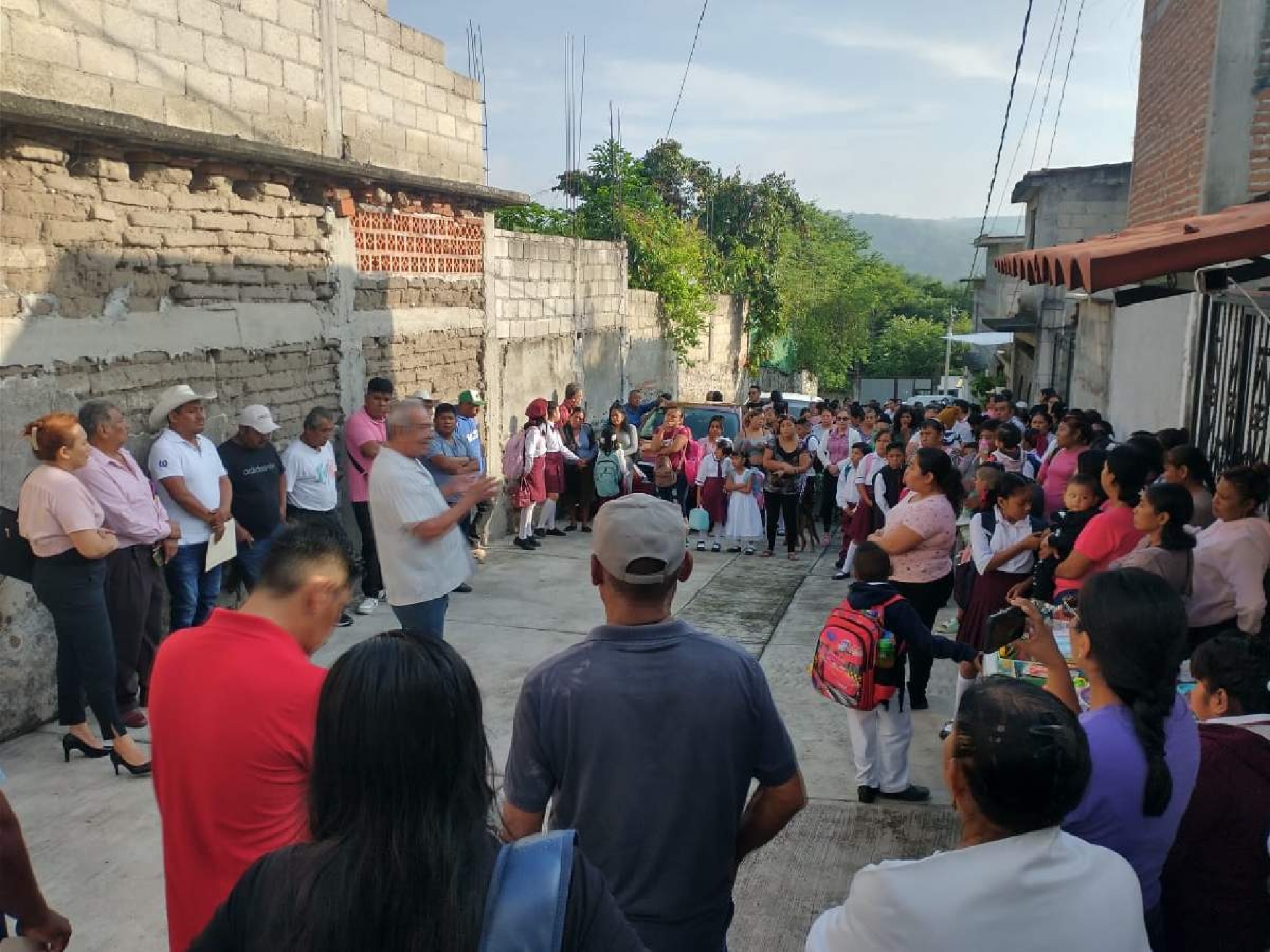 Exigen destituir a profesor de primaria de Coatetelco