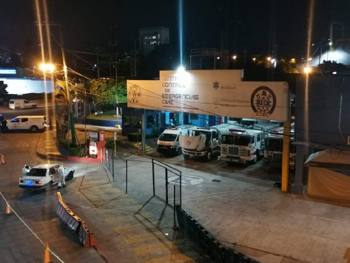 Hieren a taxista al resistirse a un asalto