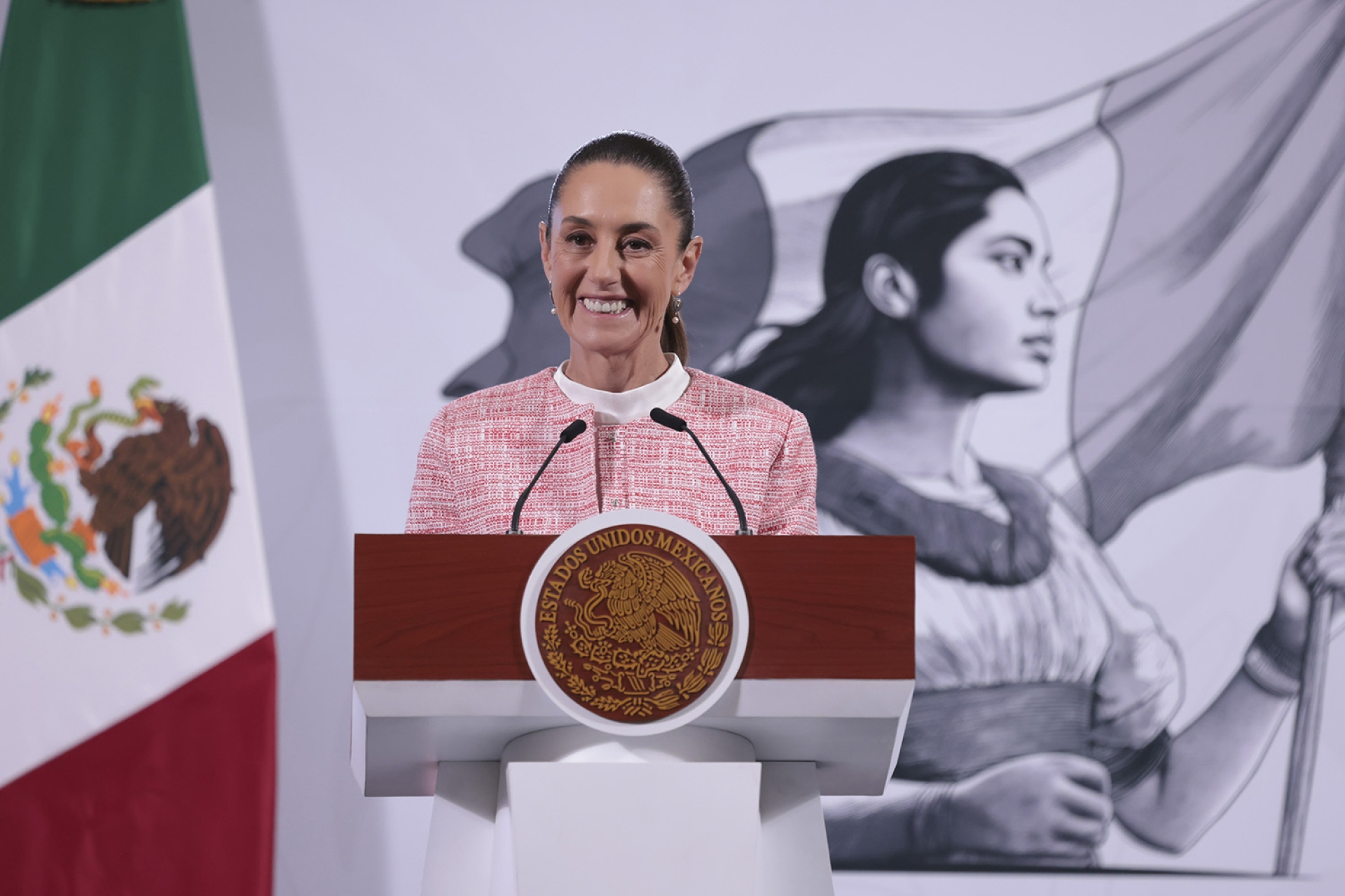 Sheinbaum no invitó a la Suprema Corte al aniversario de la Constitución