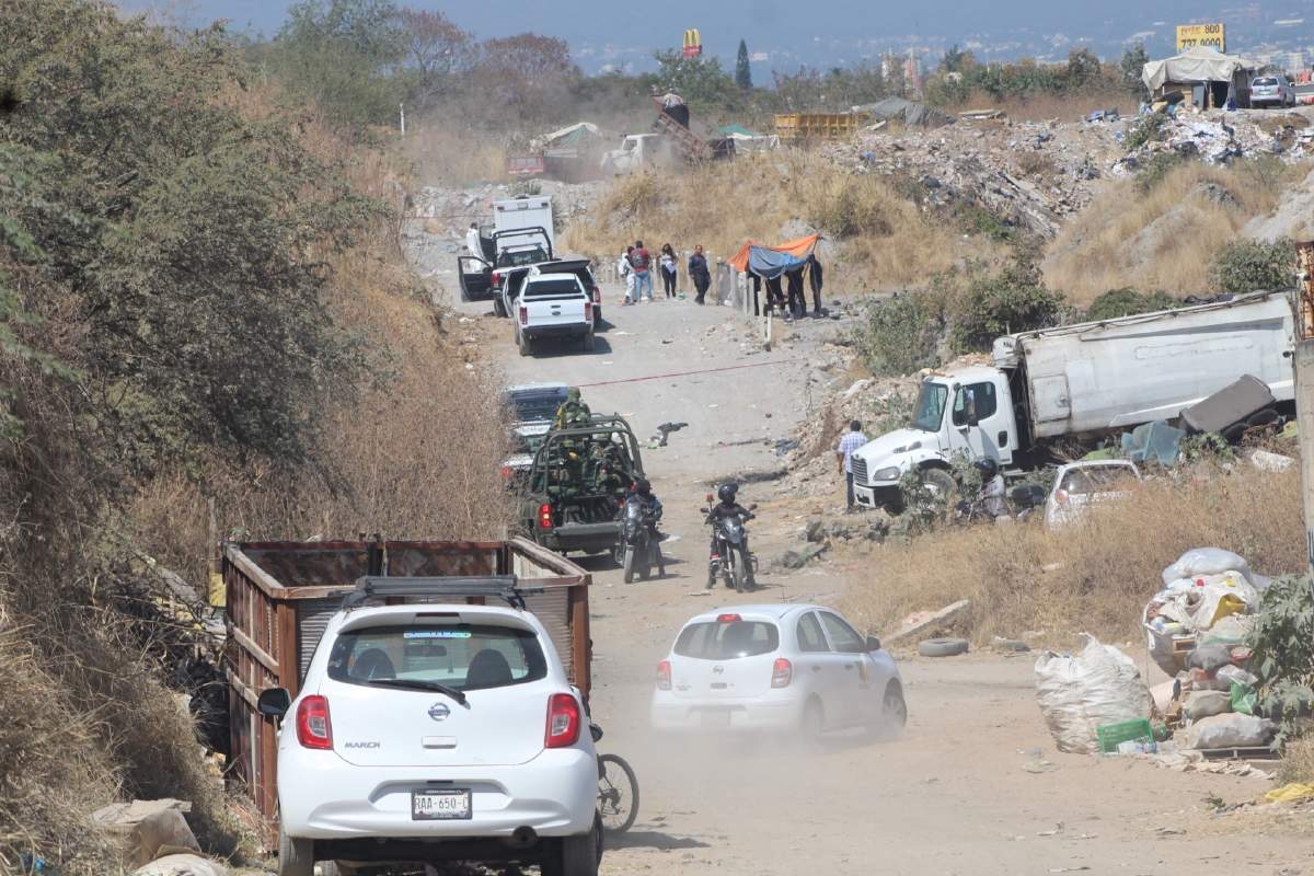 Abandonan un cadáver en un basurero