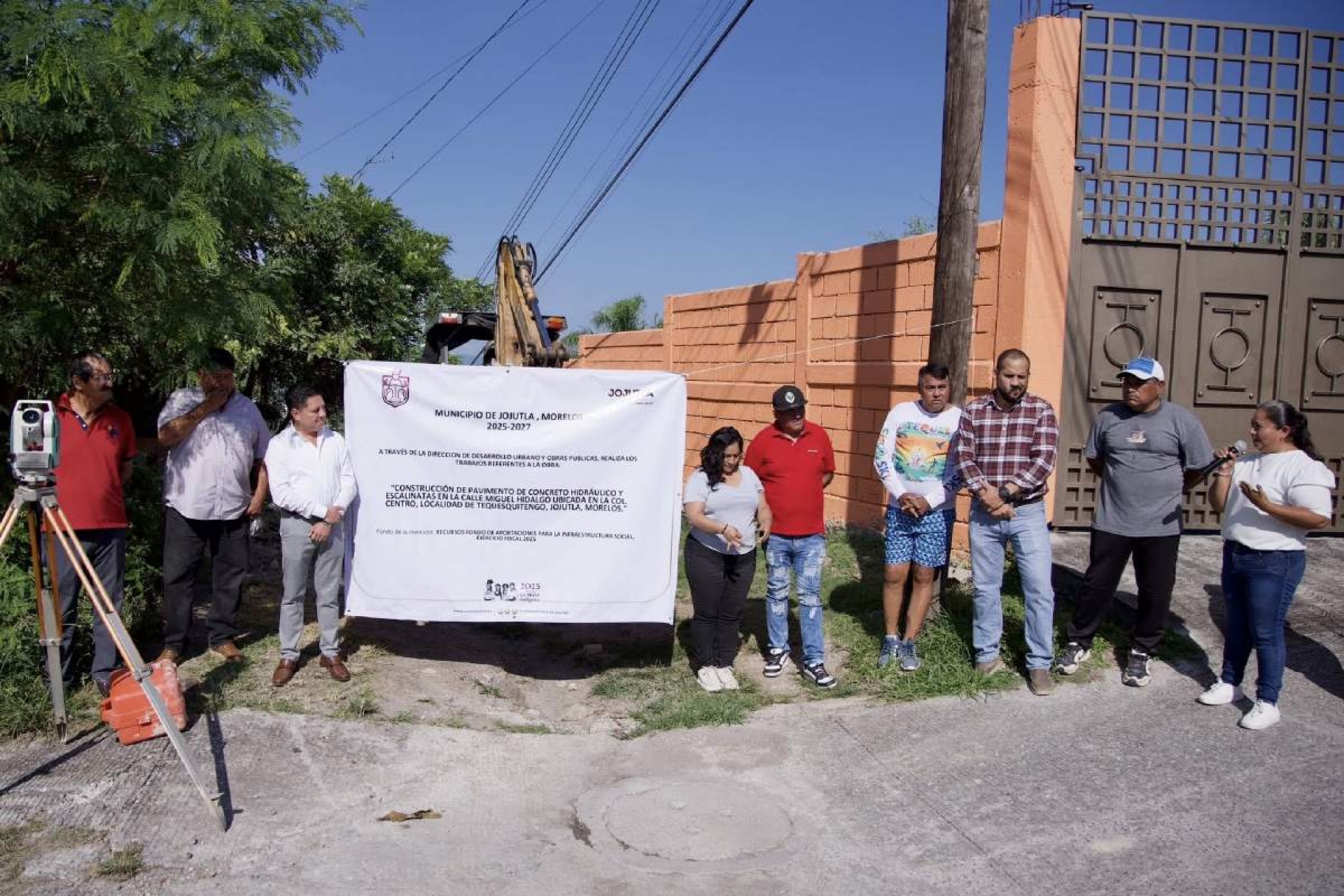 Inician pavimentación en vialidad de Tequesquitengo