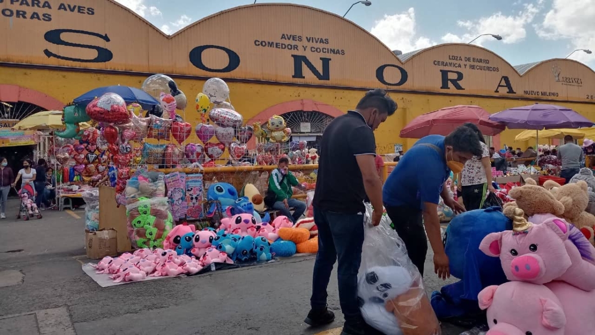 Comerciantes del Mercado Sonora reinician actividades tras incendio