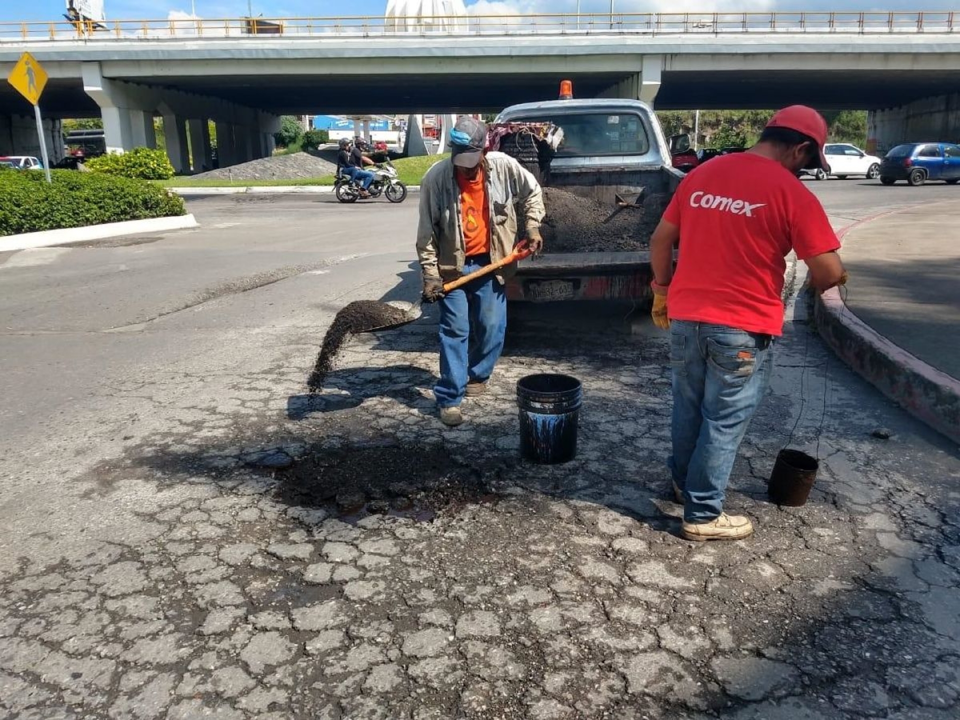 Intensifican programa de bacheo en Cuernavaca