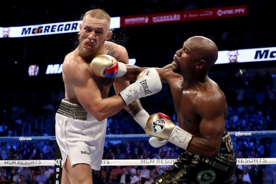 ¡Floyd Mayweather venció por KO técnico a Conor McGregor!
