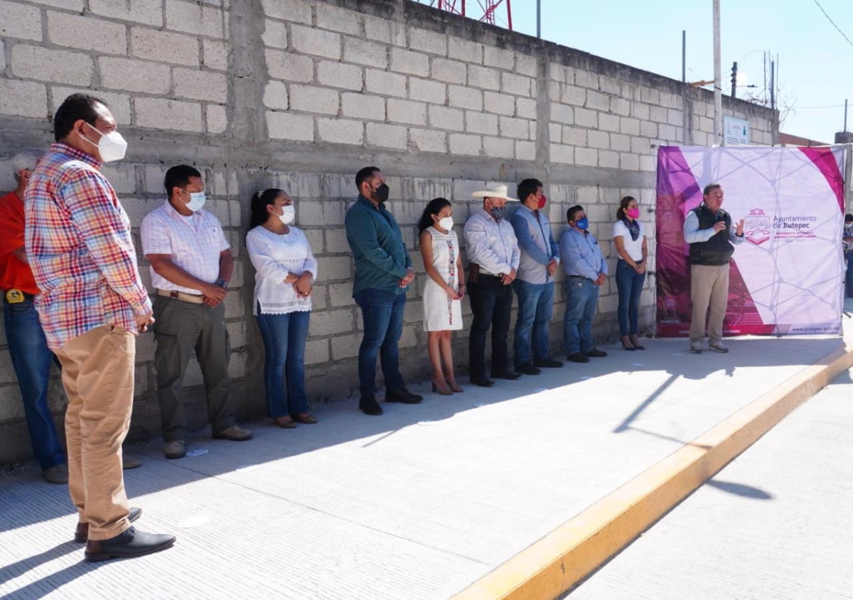 Entrega Ayuntamiento de Jiutepec obra en la colonia La Laja