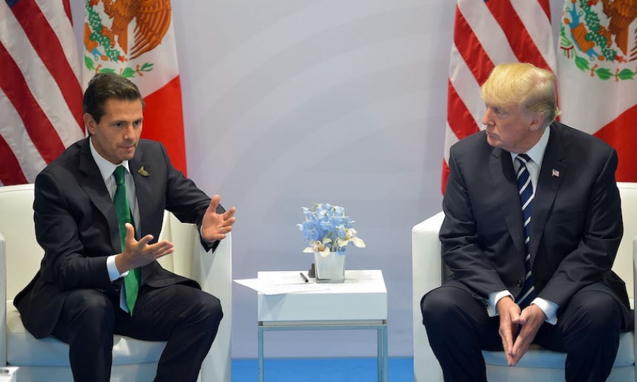Trump llama "amigo" a Peña, pero reitera que México pagará muro