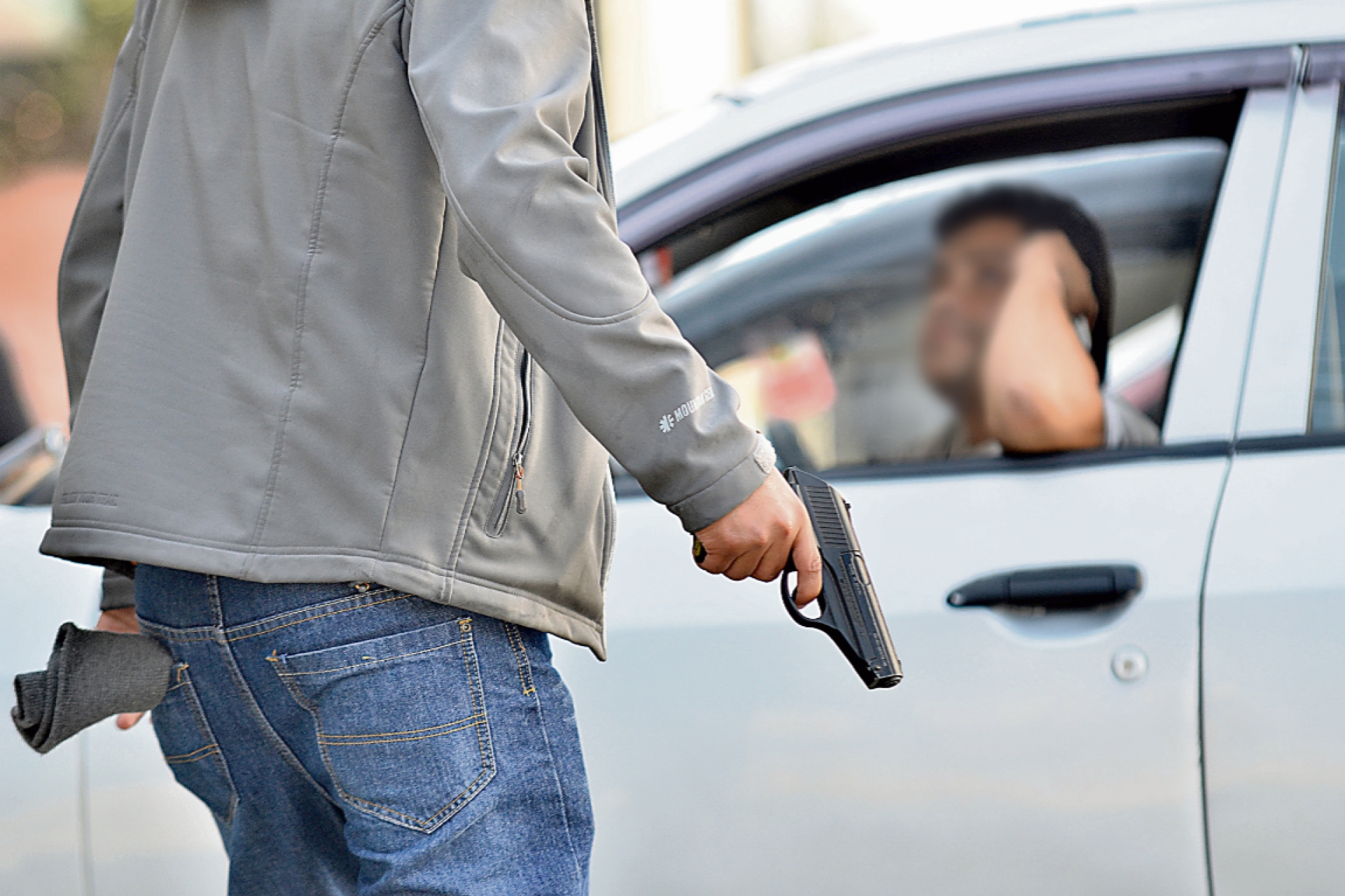 Hombres armados roban camioneta en Chiconcuac